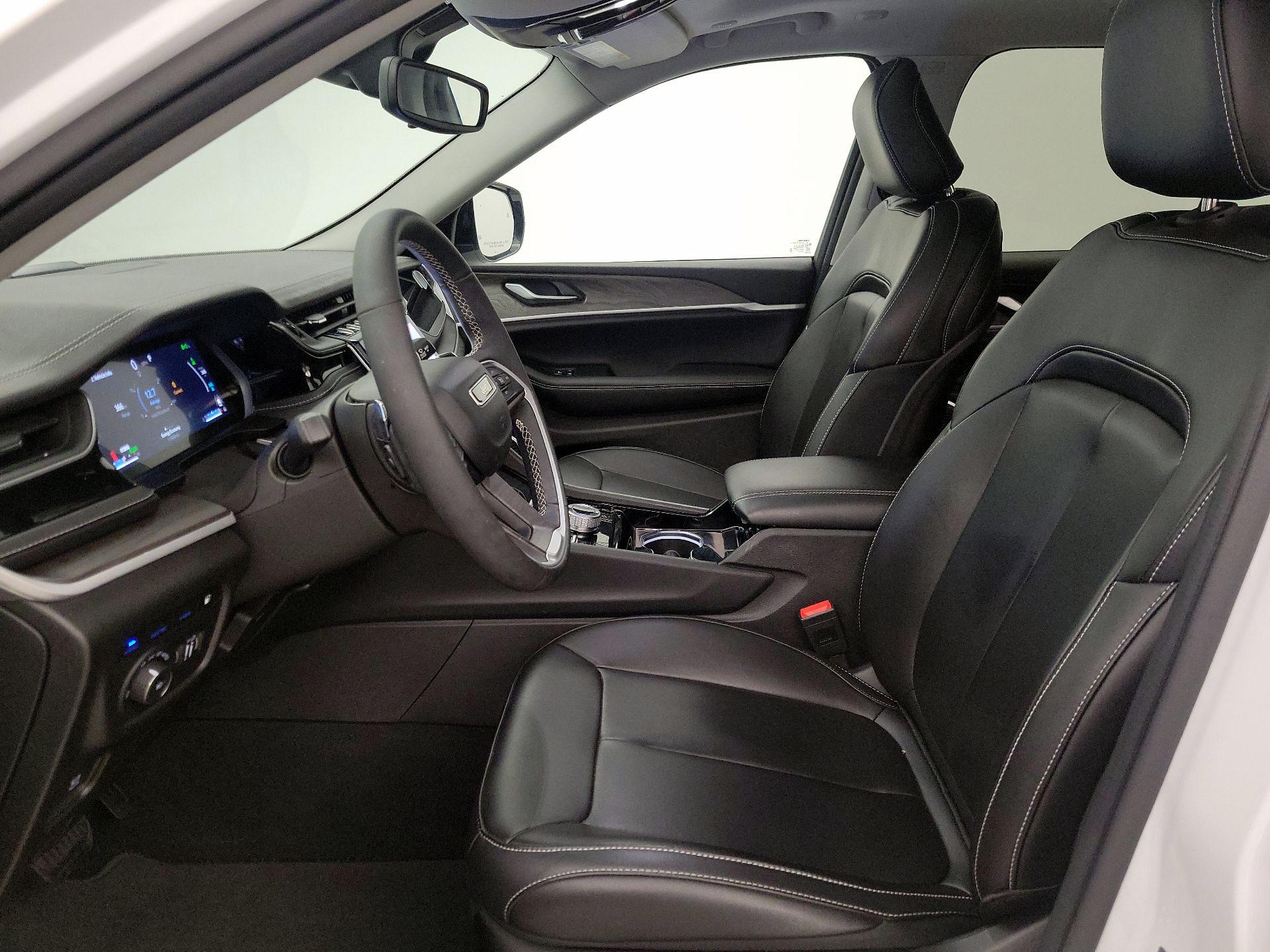 Thumbnail: 2023 Jeep Grand Cherokee - 11