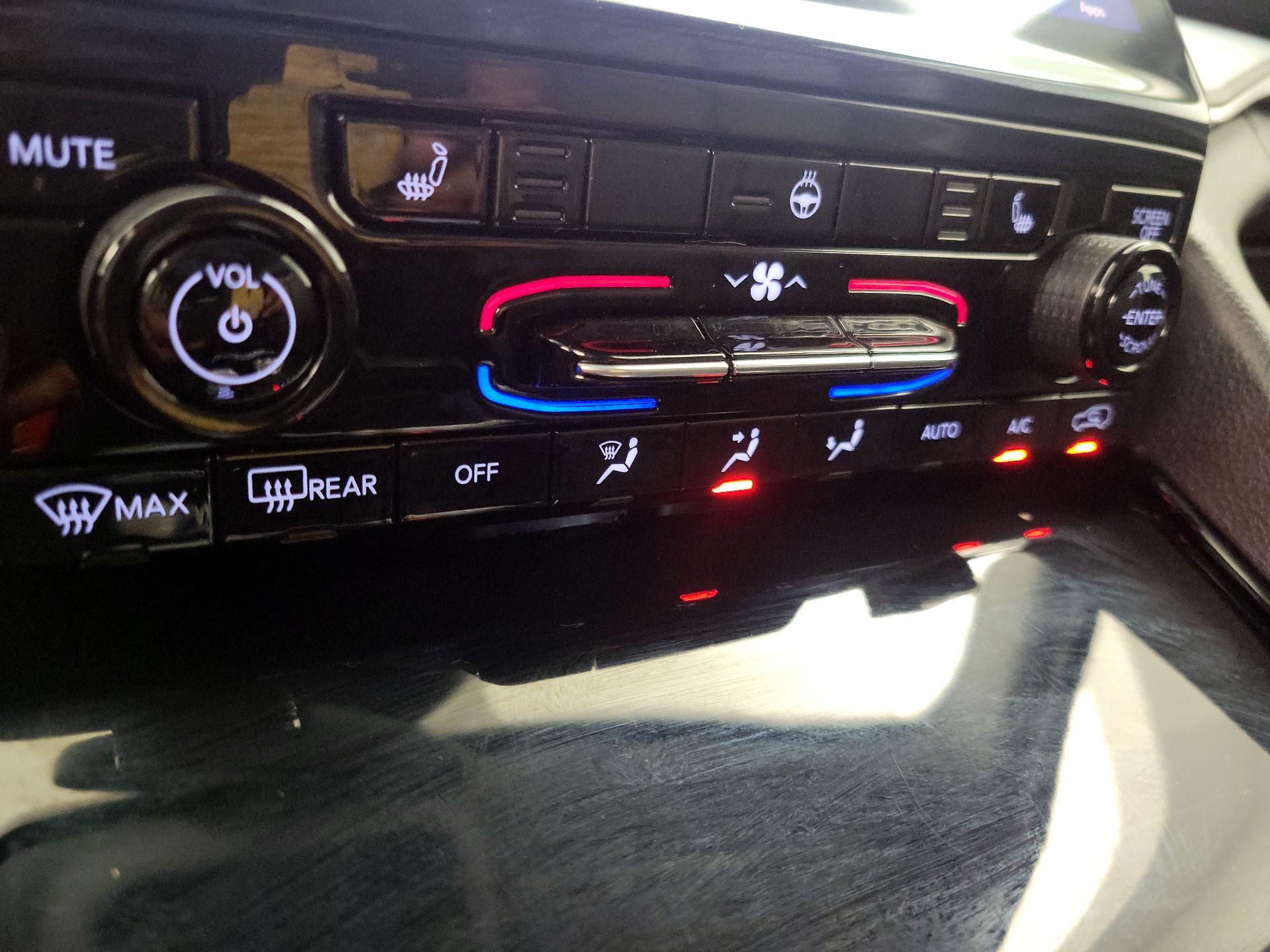 Thumbnail: 2023 Jeep Grand Cherokee - 17