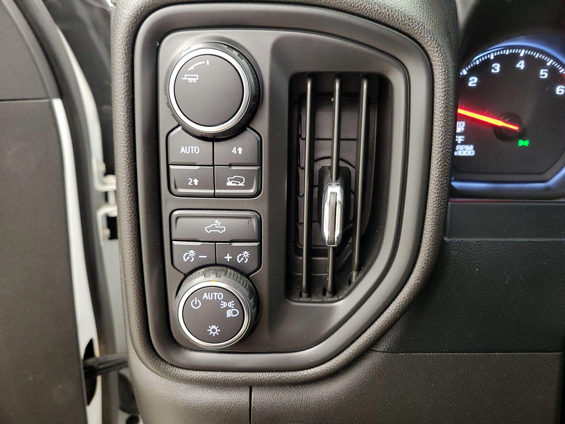 Thumbnail: 2022 Chevrolet Silverado 1500 - 13