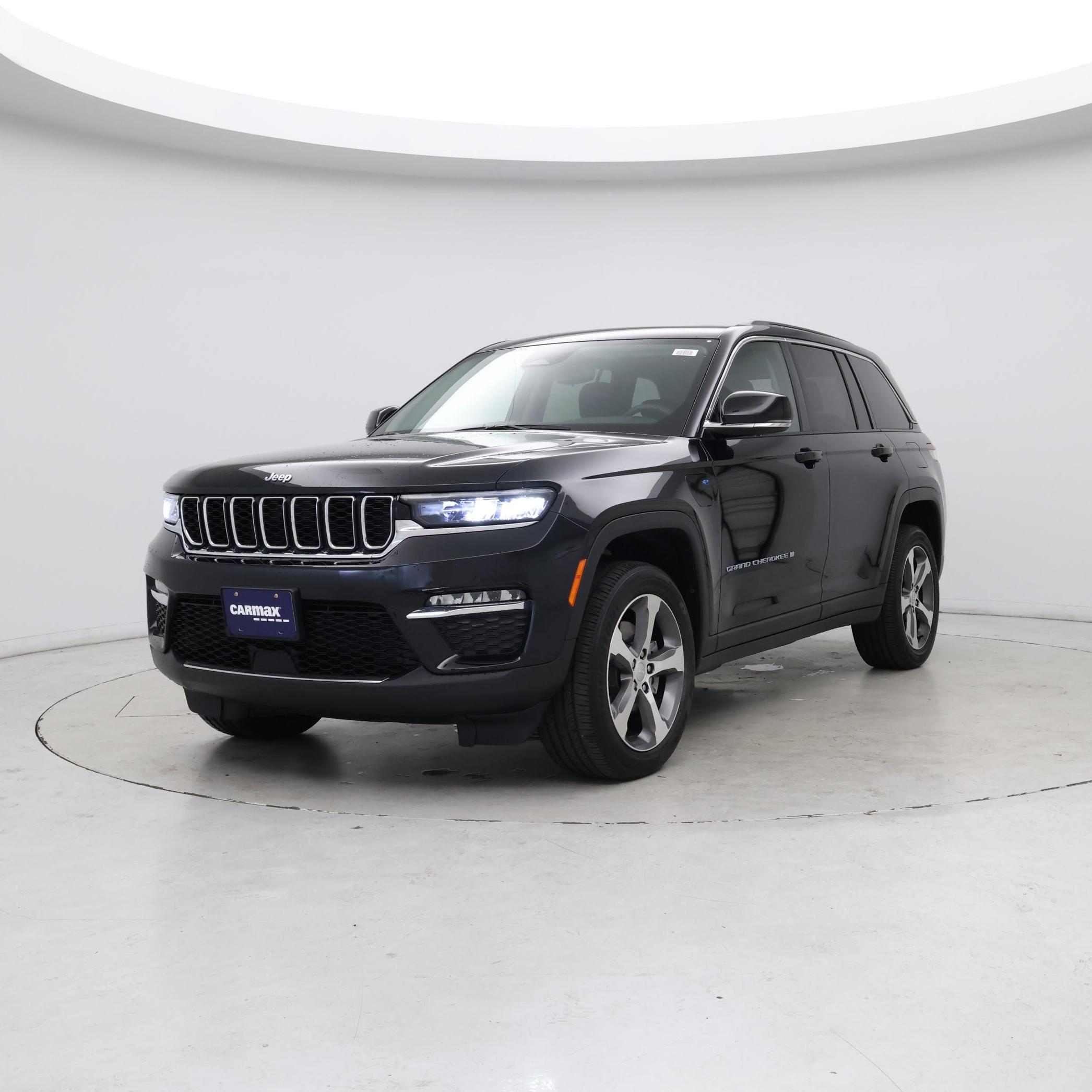 Thumbnail: 2023 Jeep Grand Cherokee - 4