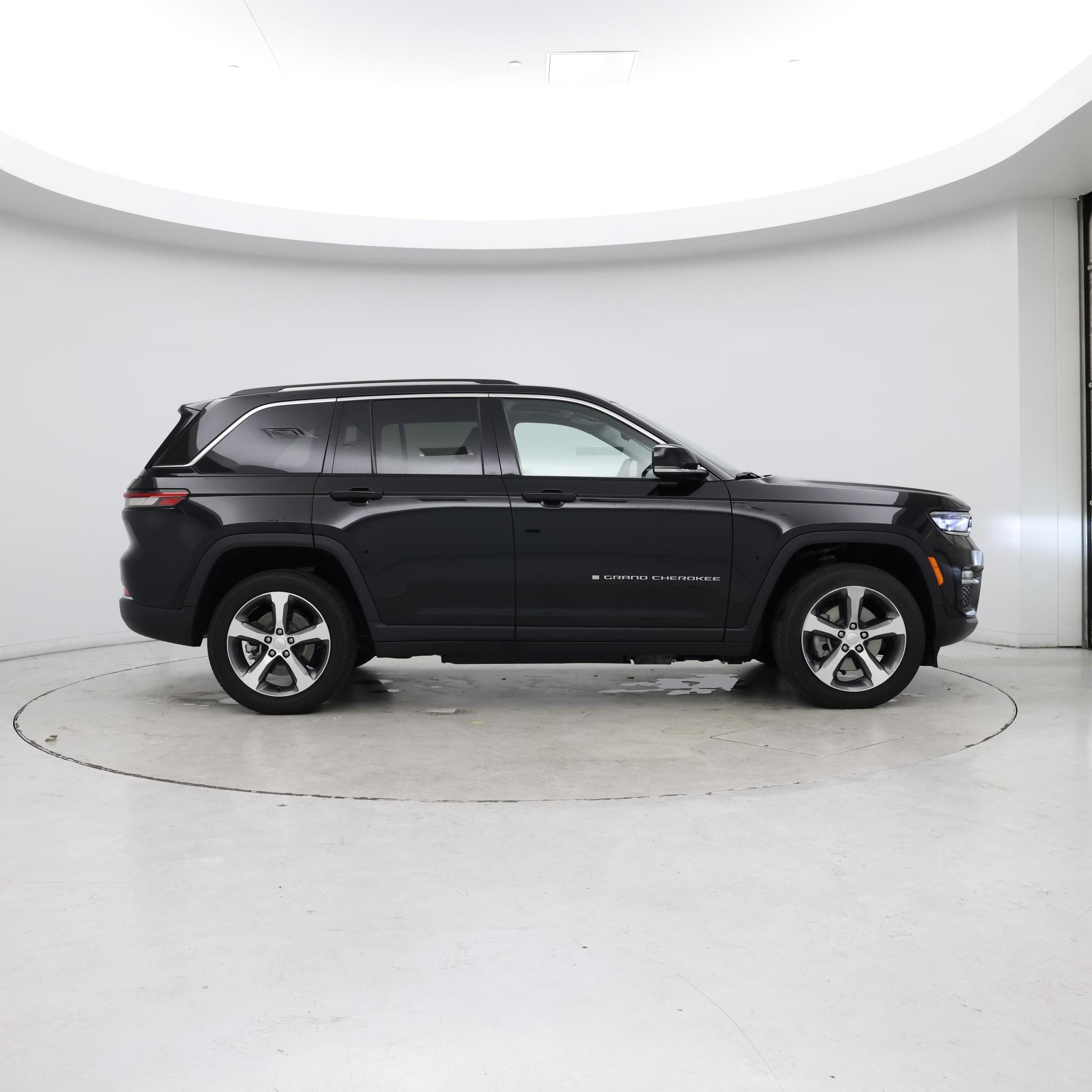 Thumbnail: 2023 Jeep Grand Cherokee - 7
