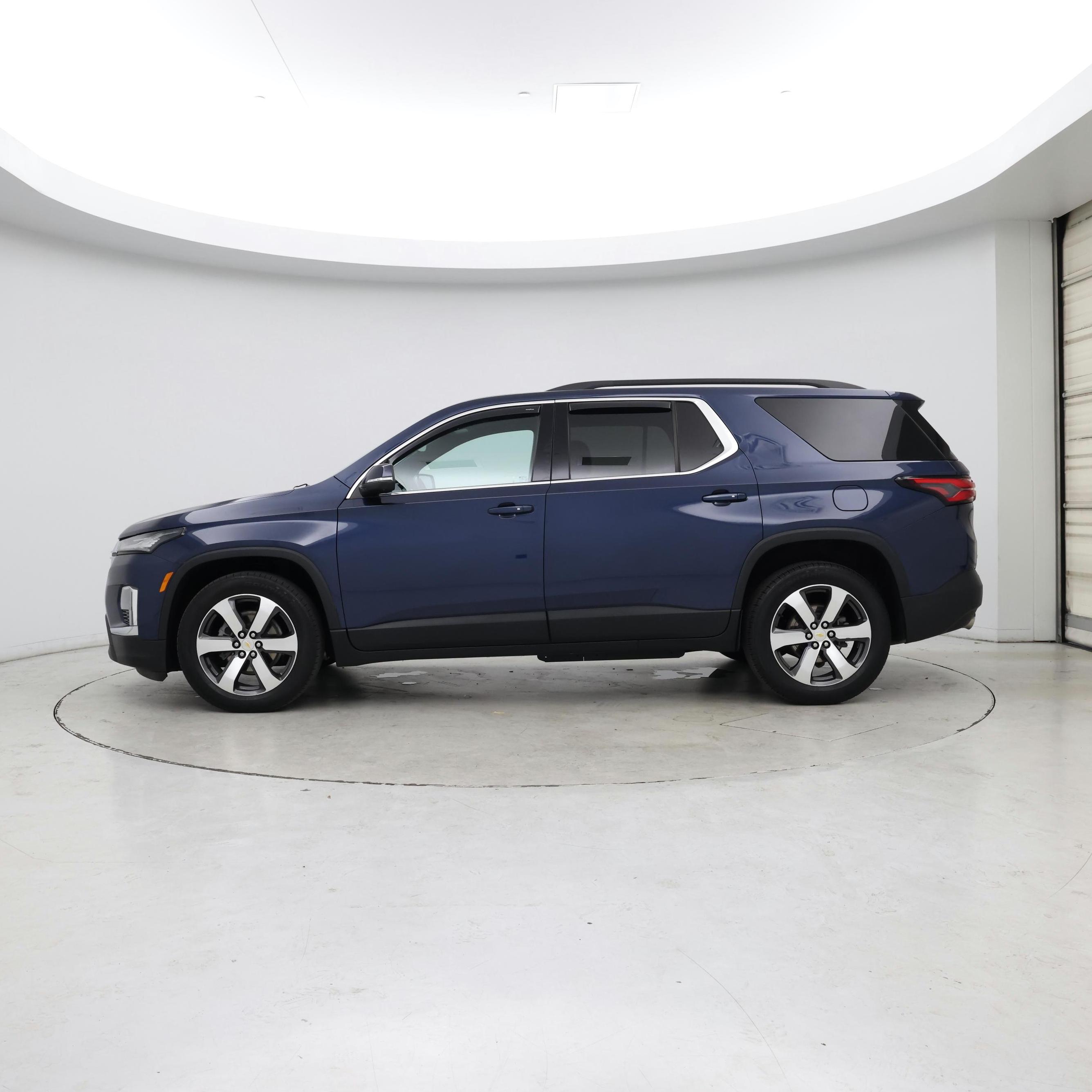Thumbnail: 2022 Chevrolet Traverse - 3