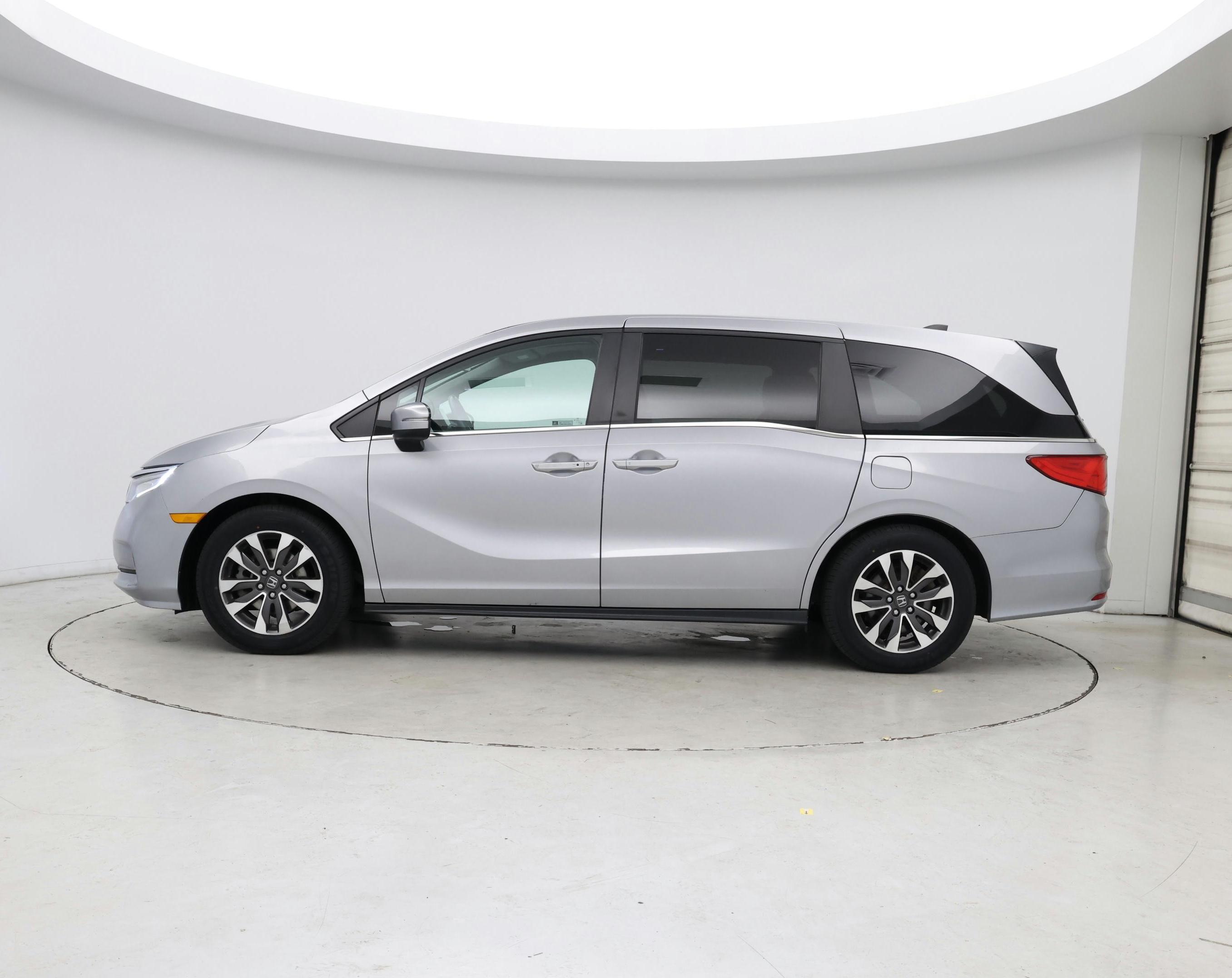 Thumbnail: 2022 Honda Odyssey - 3