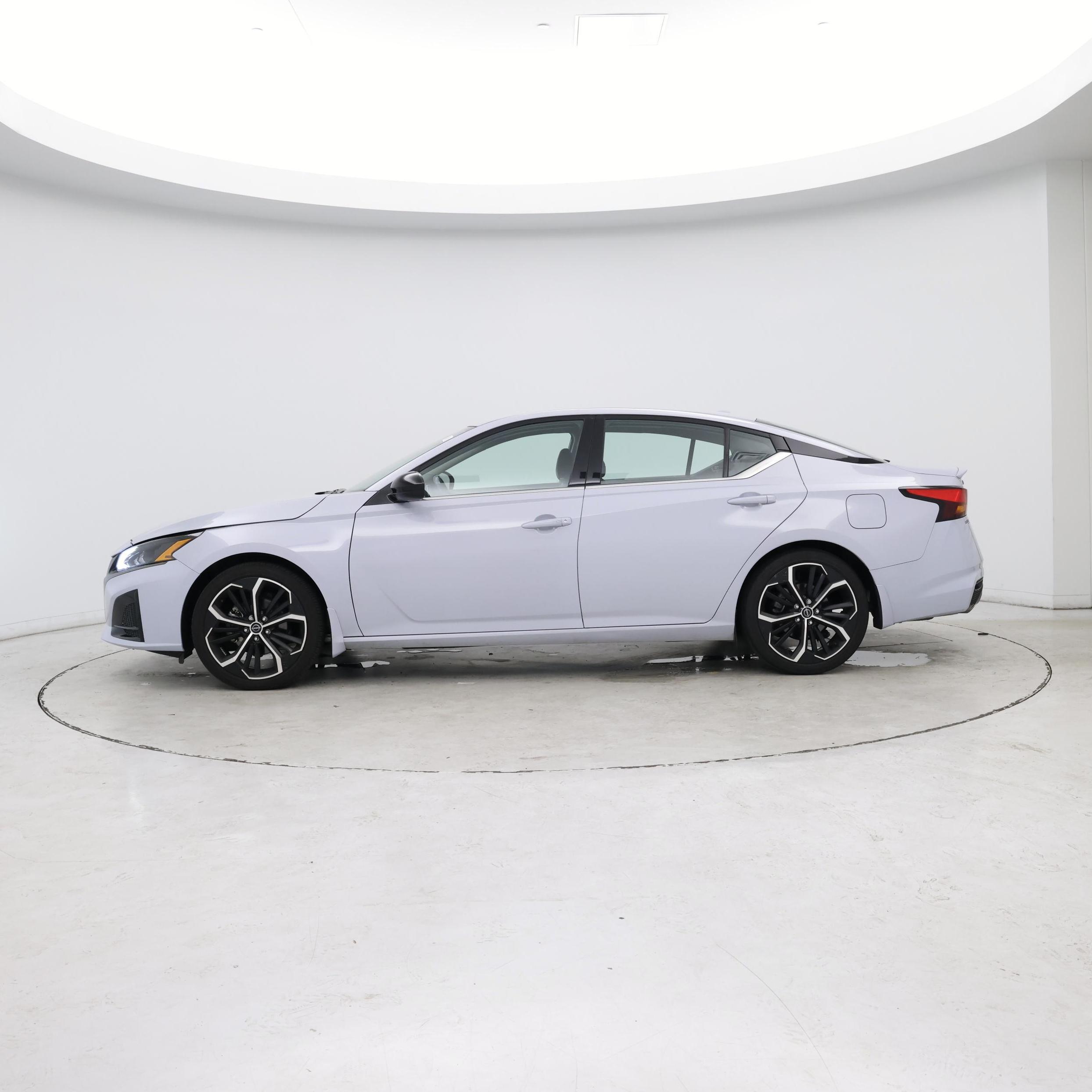 Thumbnail: 2023 Nissan Altima - 3