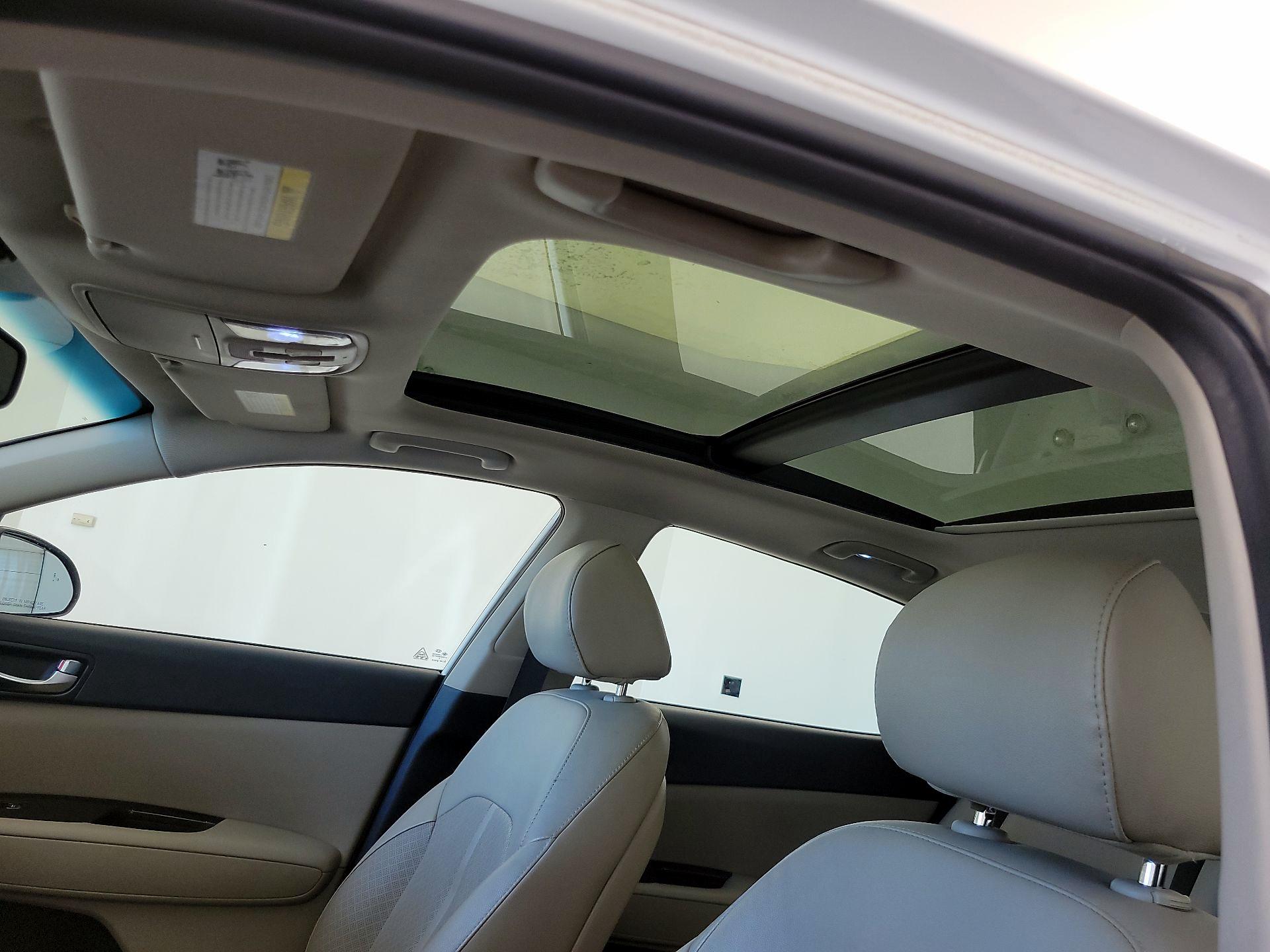 Thumbnail: 2016 Kia Optima - 20