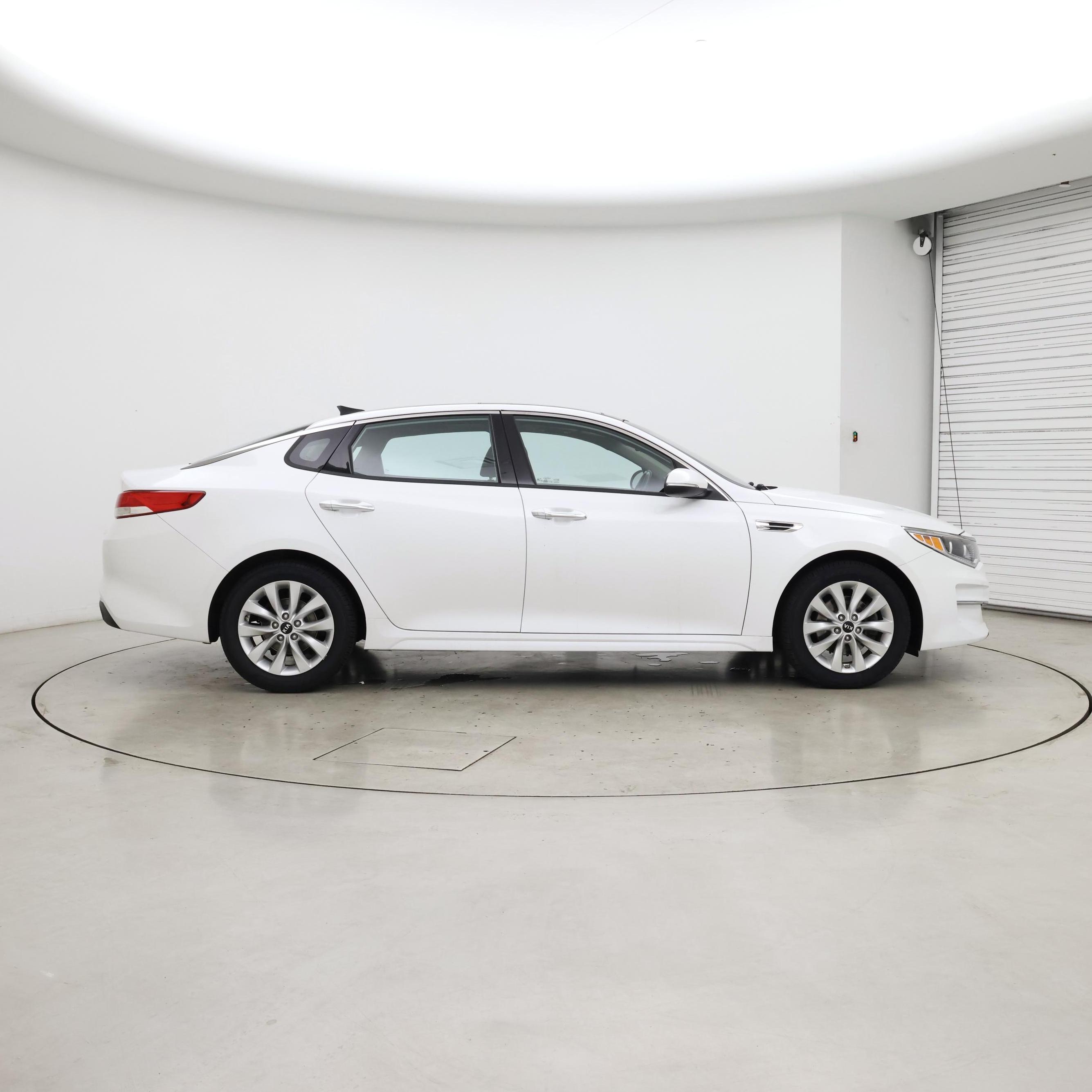 Thumbnail: 2016 Kia Optima - 7