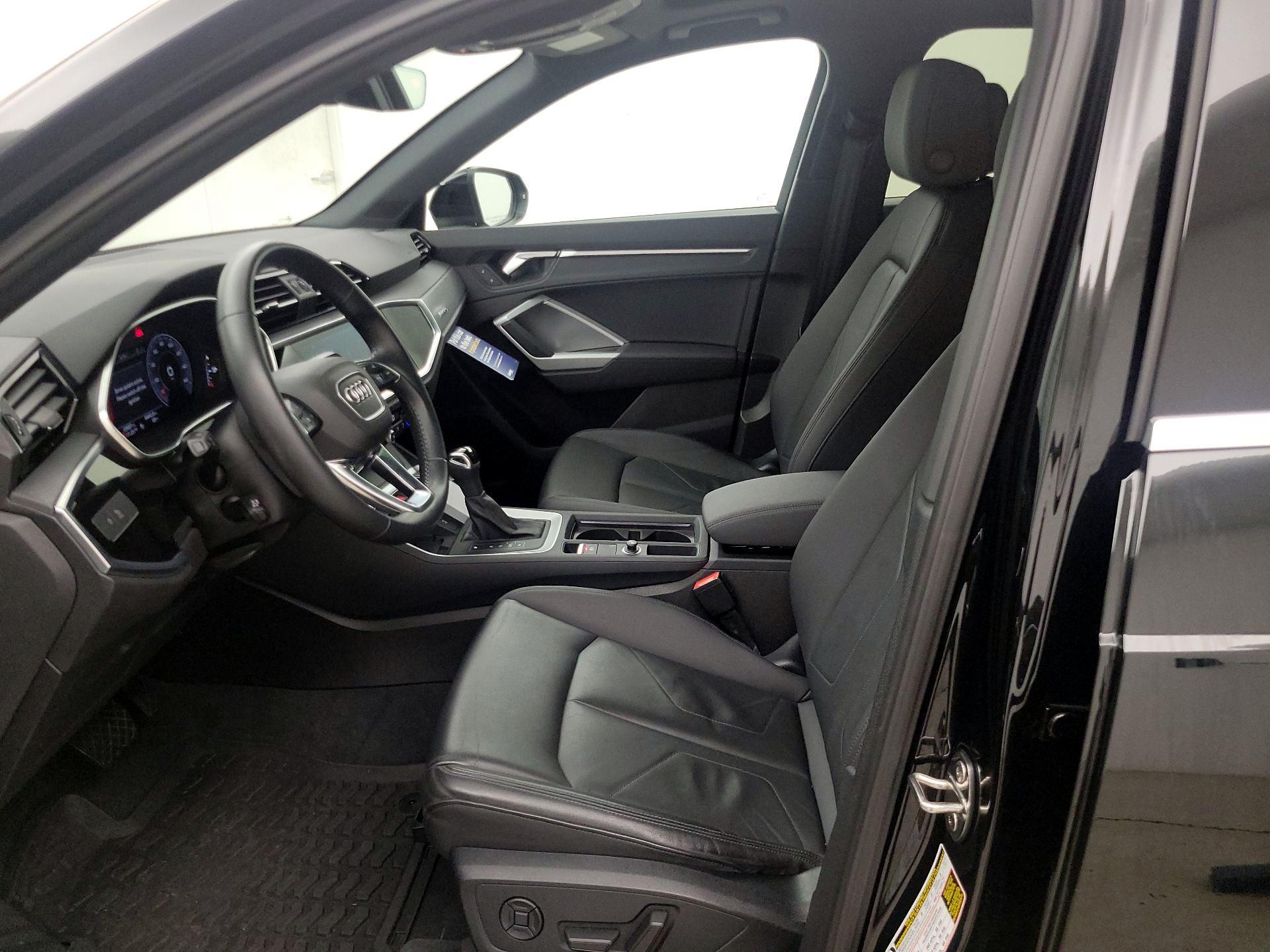 Thumbnail: 2020 Audi Q3 - 11