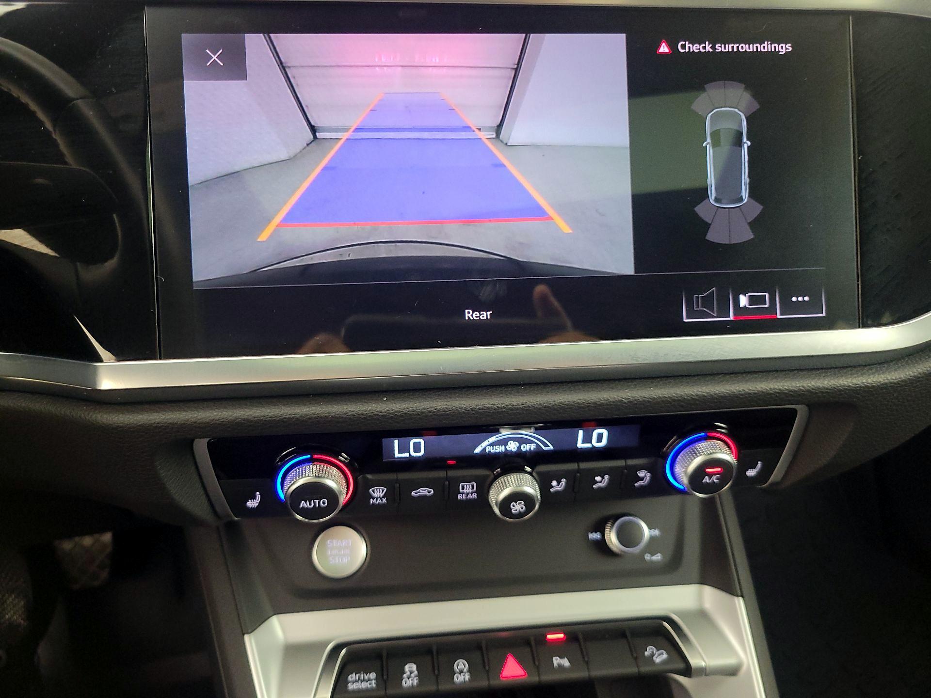 Thumbnail: 2020 Audi Q3 - 14