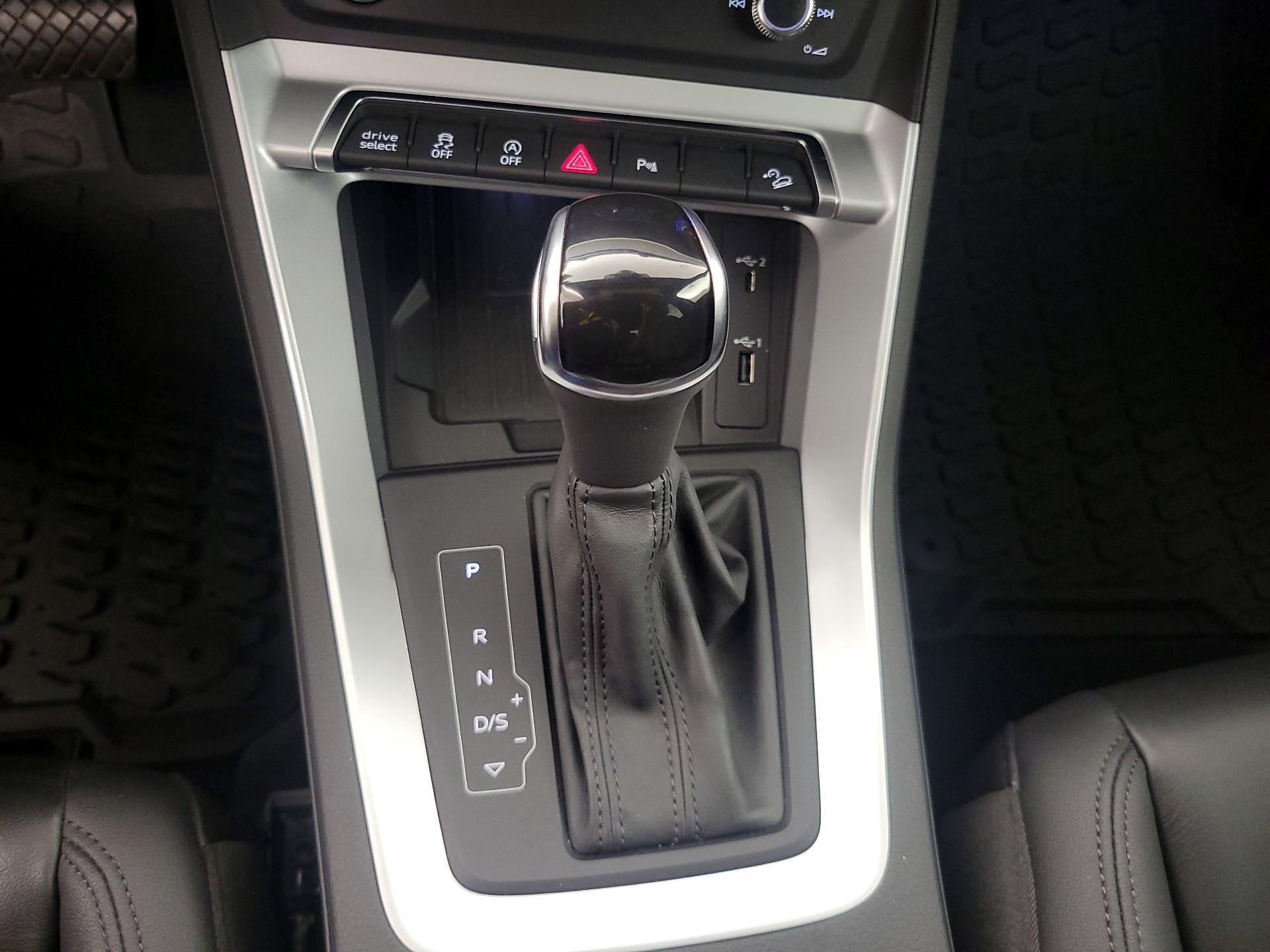 Thumbnail: 2020 Audi Q3 - 17