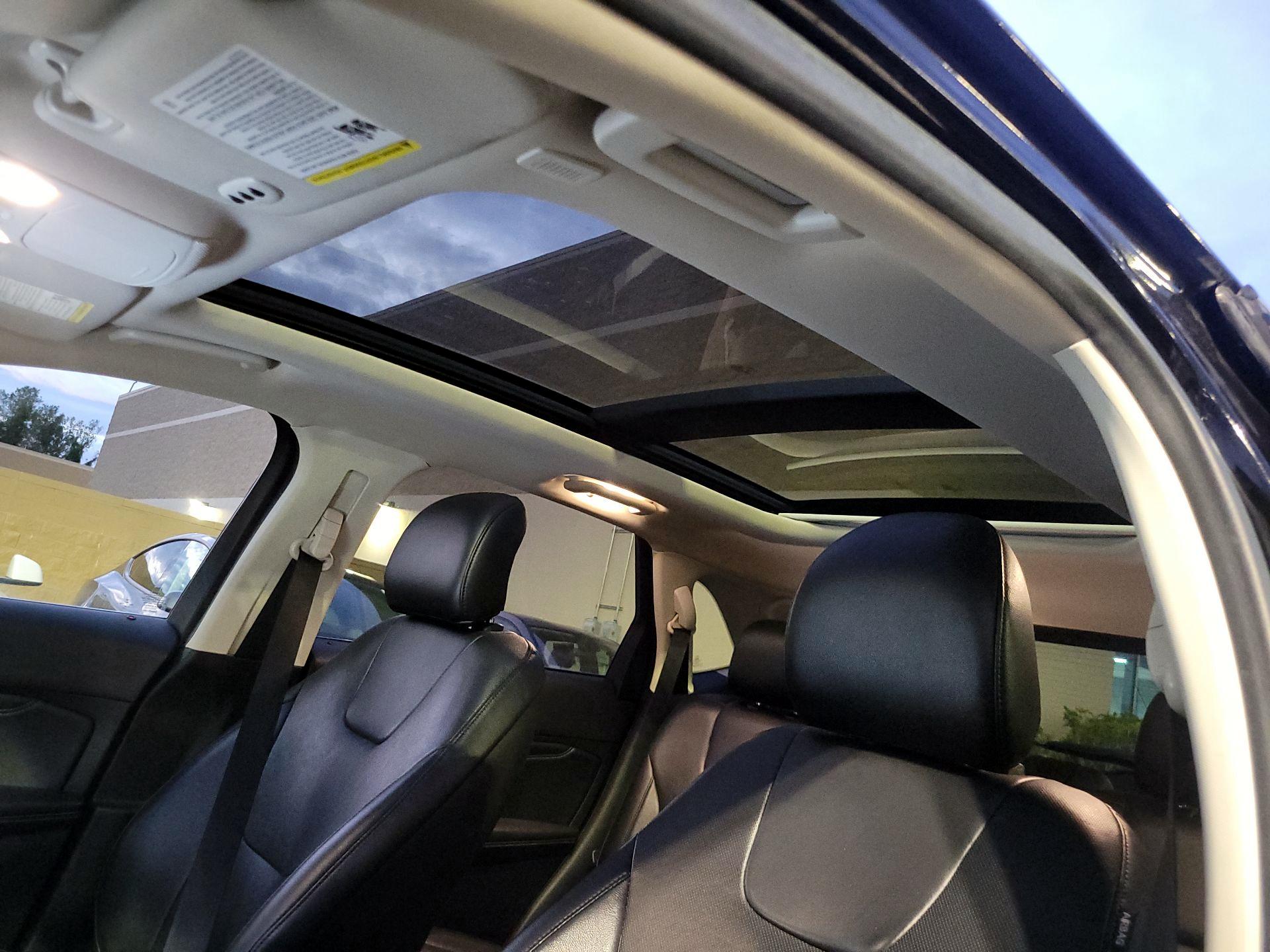 Thumbnail: 2019 Ford Edge - 18