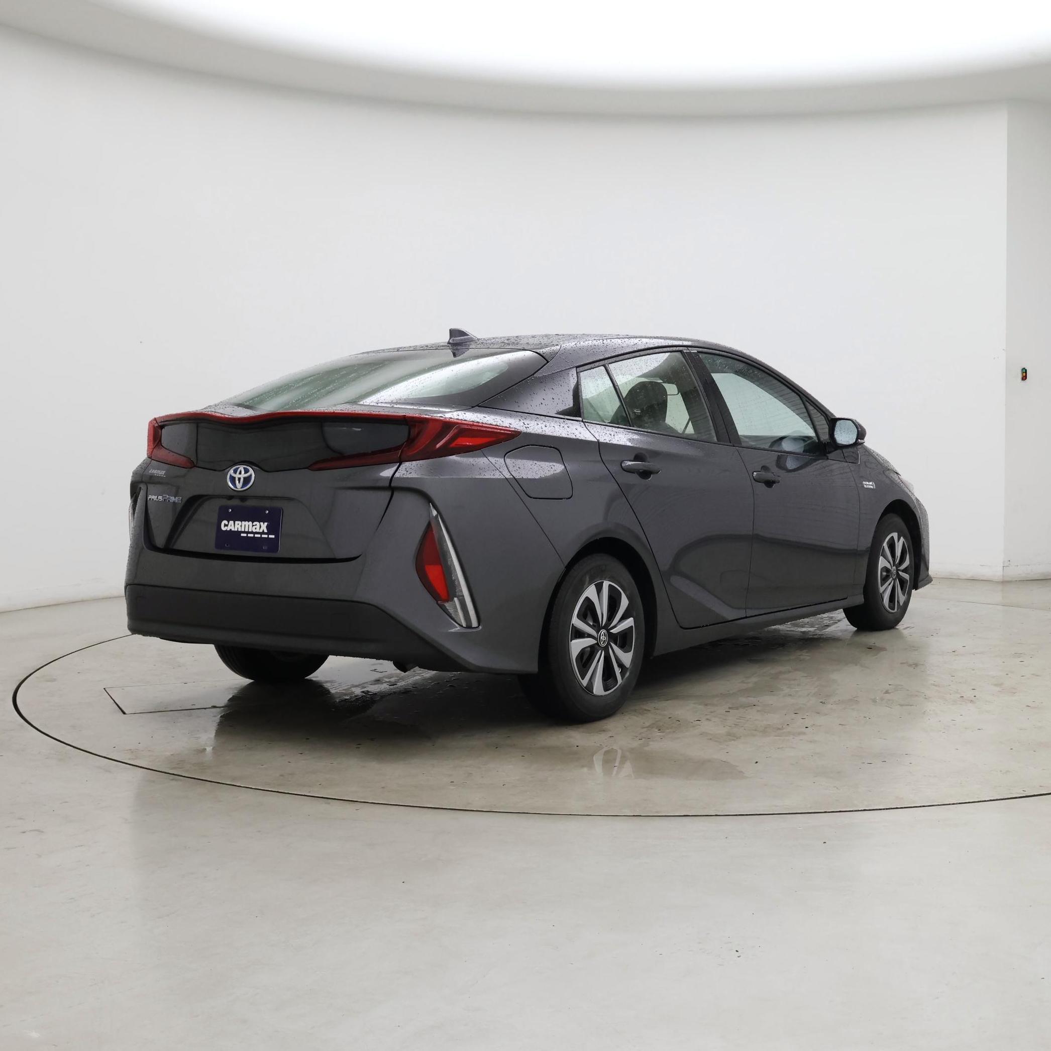Thumbnail: 2017 Toyota Prius Prime - 8