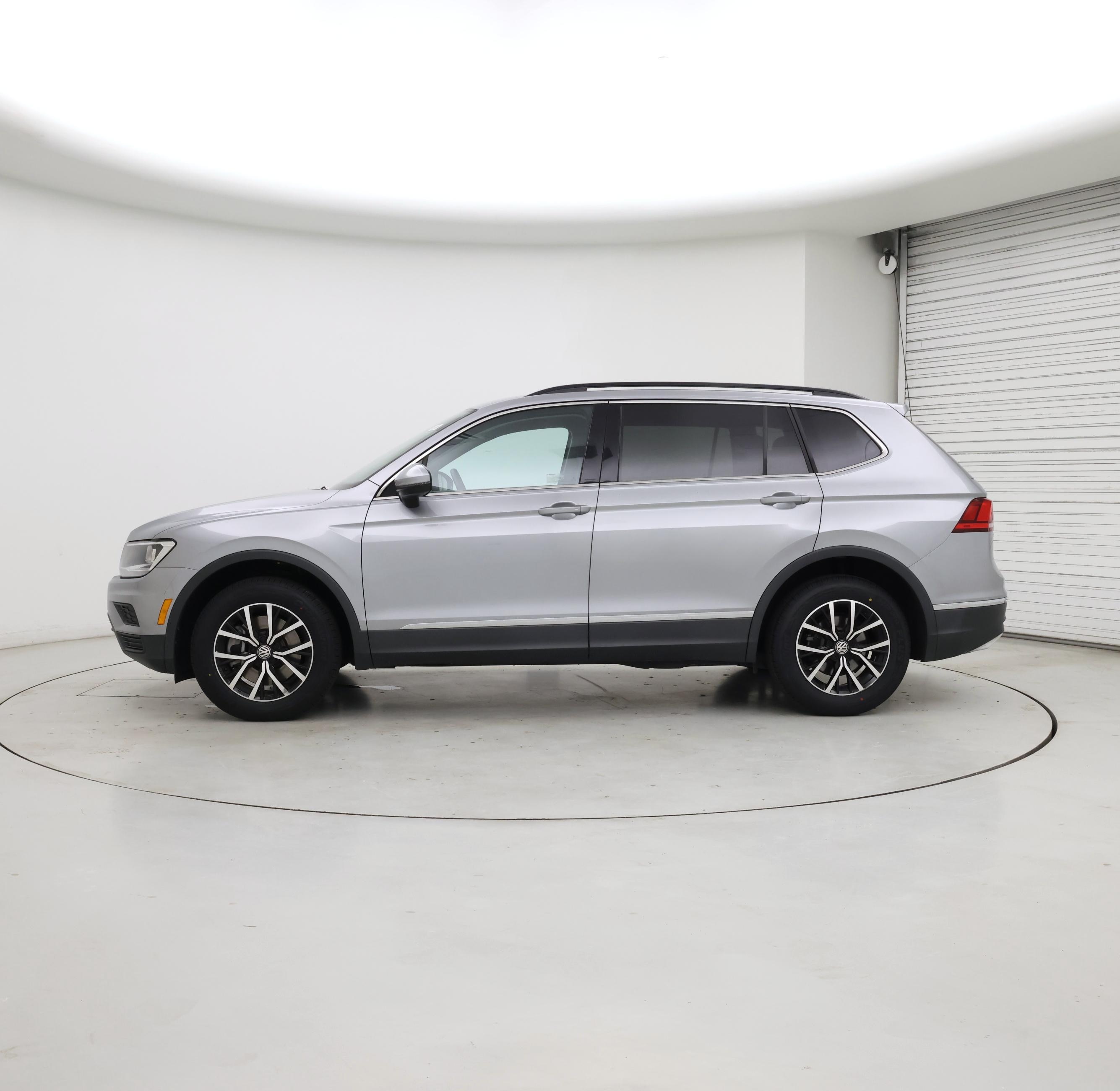 Thumbnail: 2021 Volkswagen Tiguan - 3