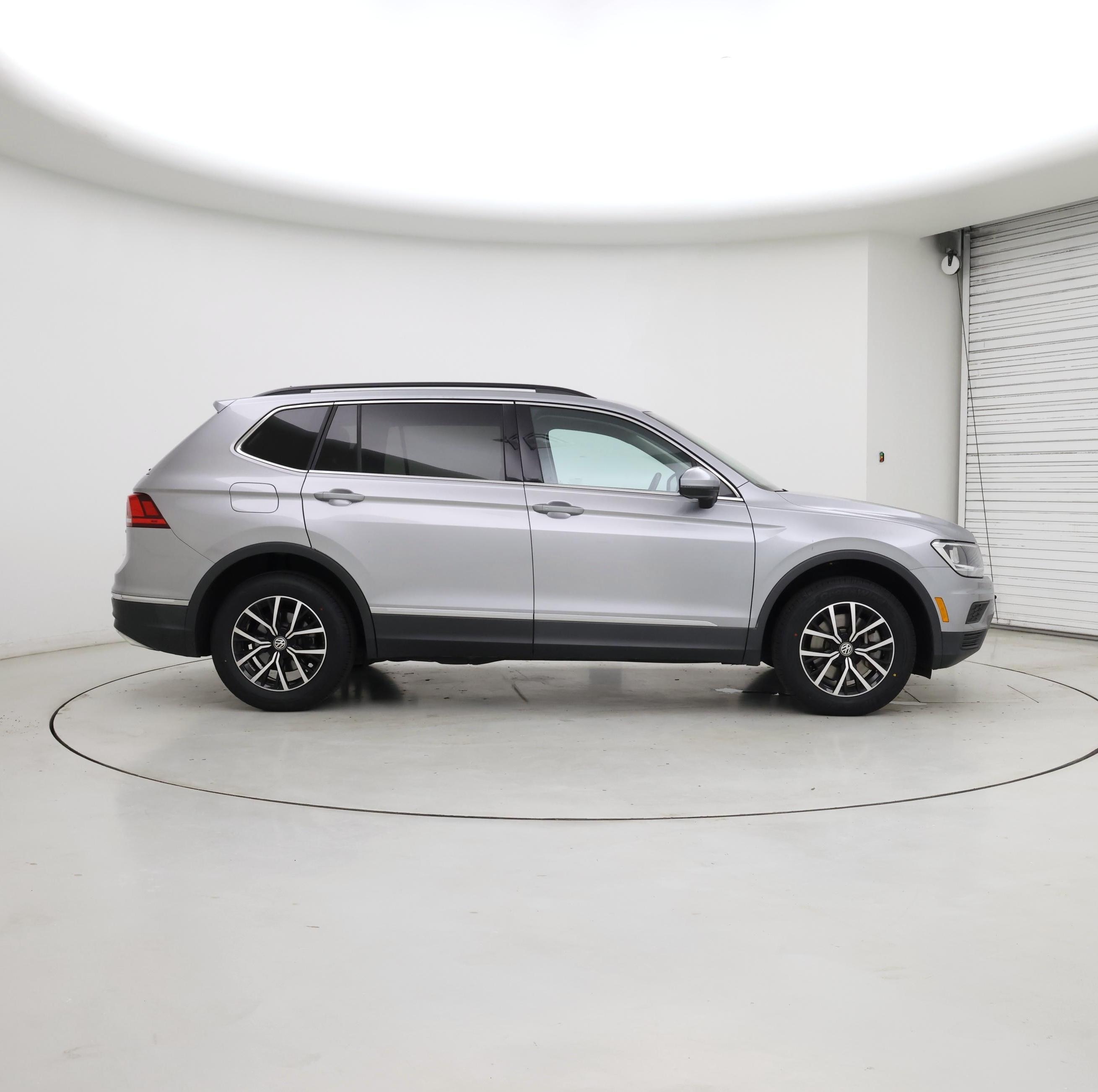 Thumbnail: 2021 Volkswagen Tiguan - 7