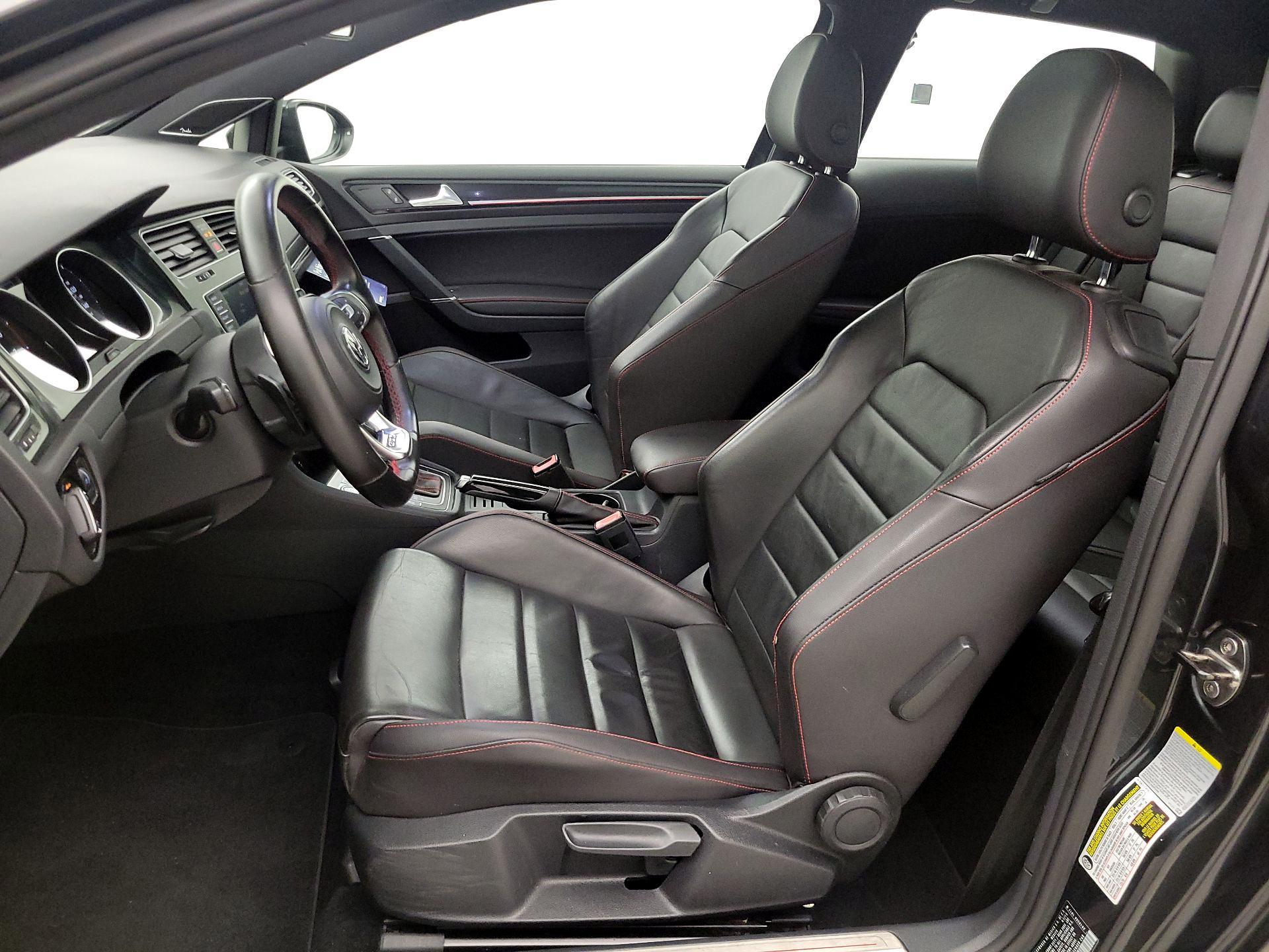 Thumbnail: 2016 Volkswagen Golf - 11