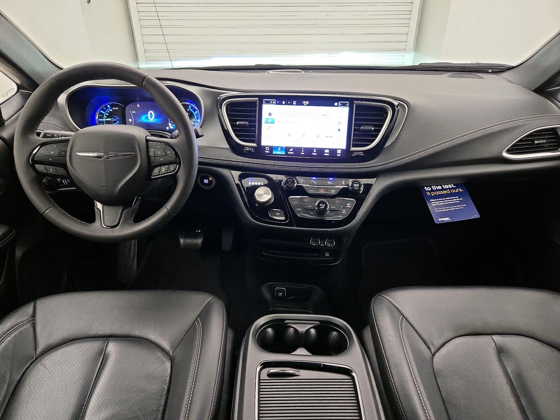 Thumbnail: 2022 Chrysler Pacifica - 9