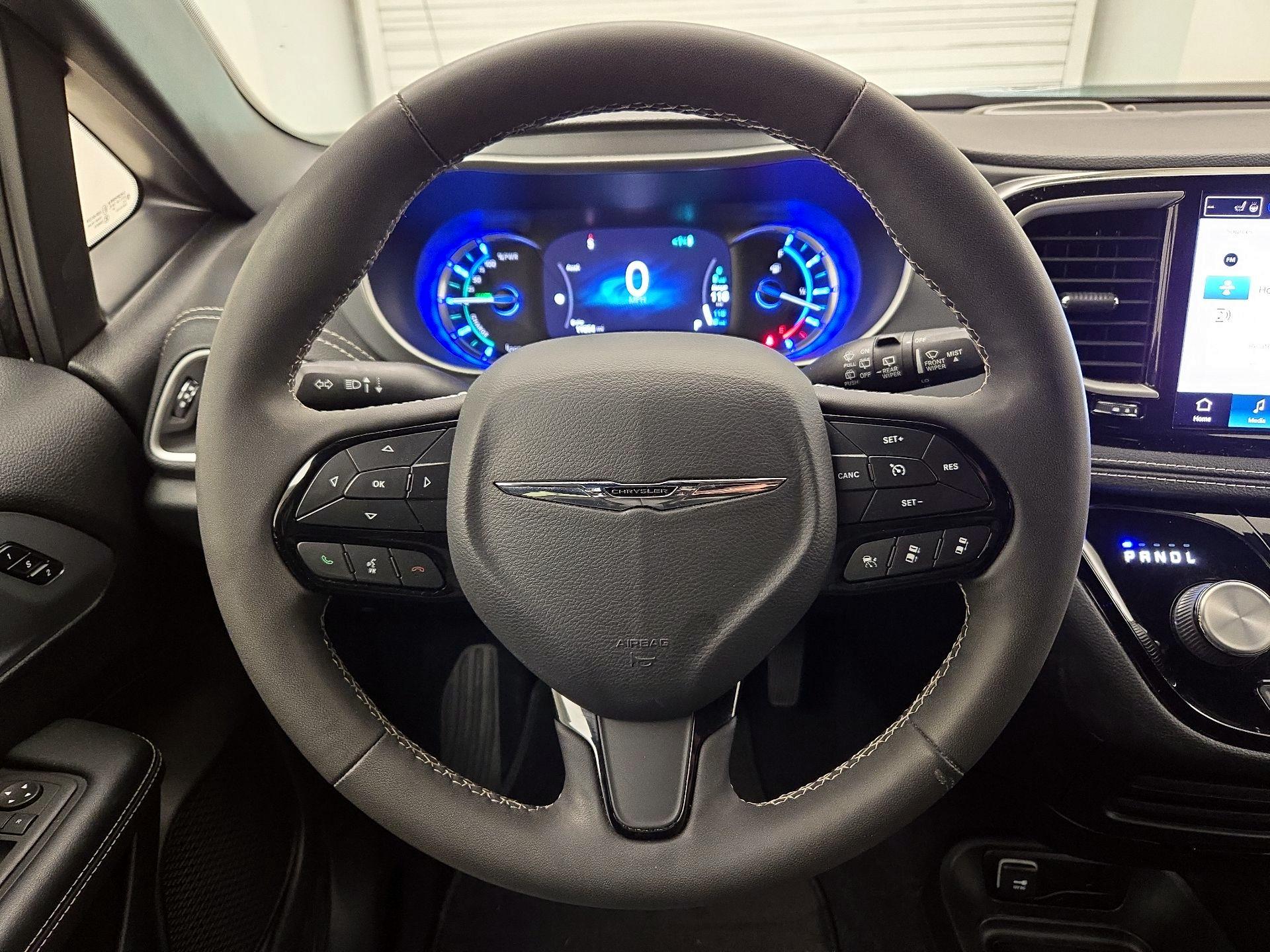 Thumbnail: 2022 Chrysler Pacifica - 10