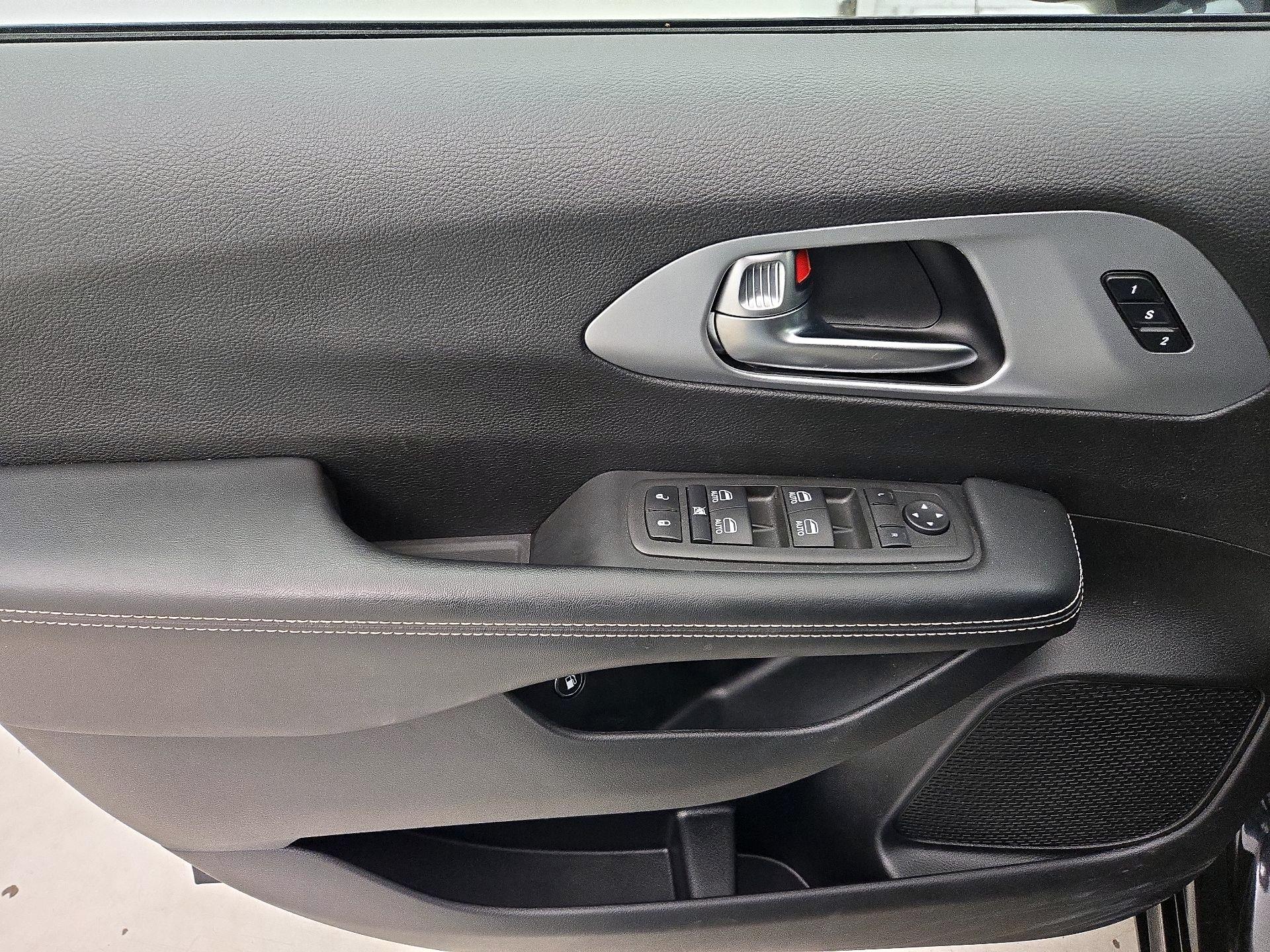 Thumbnail: 2022 Chrysler Pacifica - 12