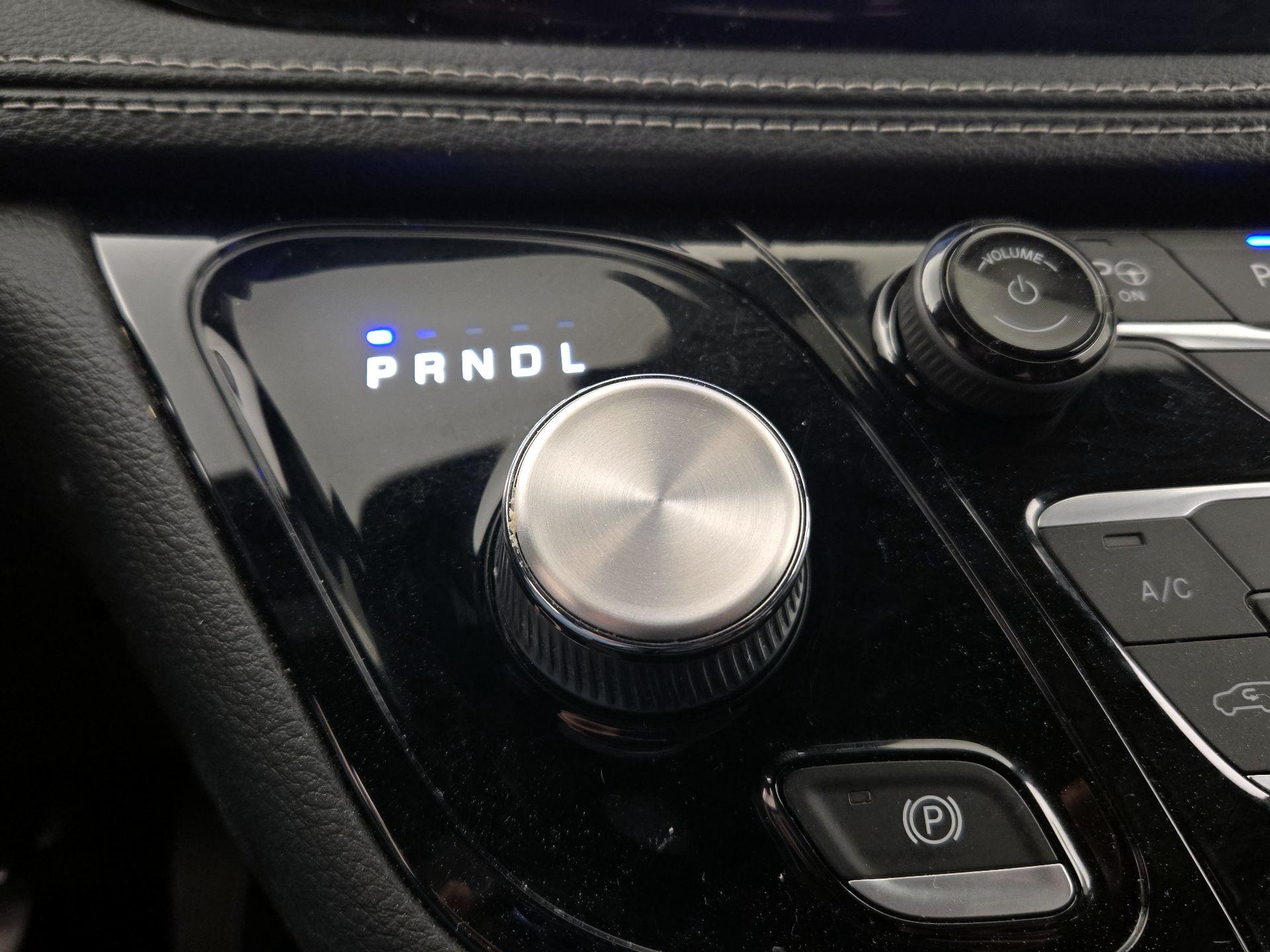 Thumbnail: 2022 Chrysler Pacifica - 17