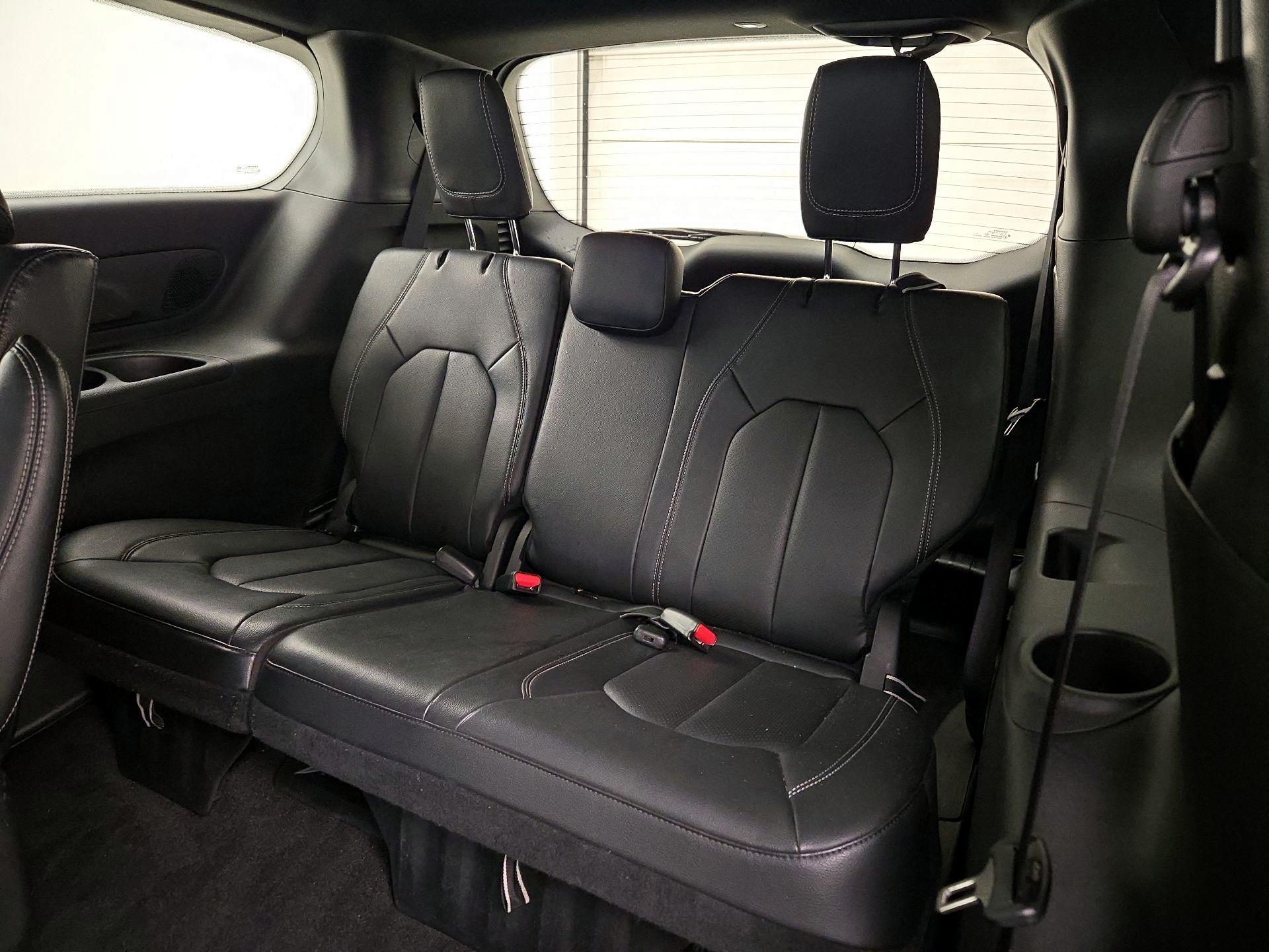 Thumbnail: 2022 Chrysler Pacifica - 20