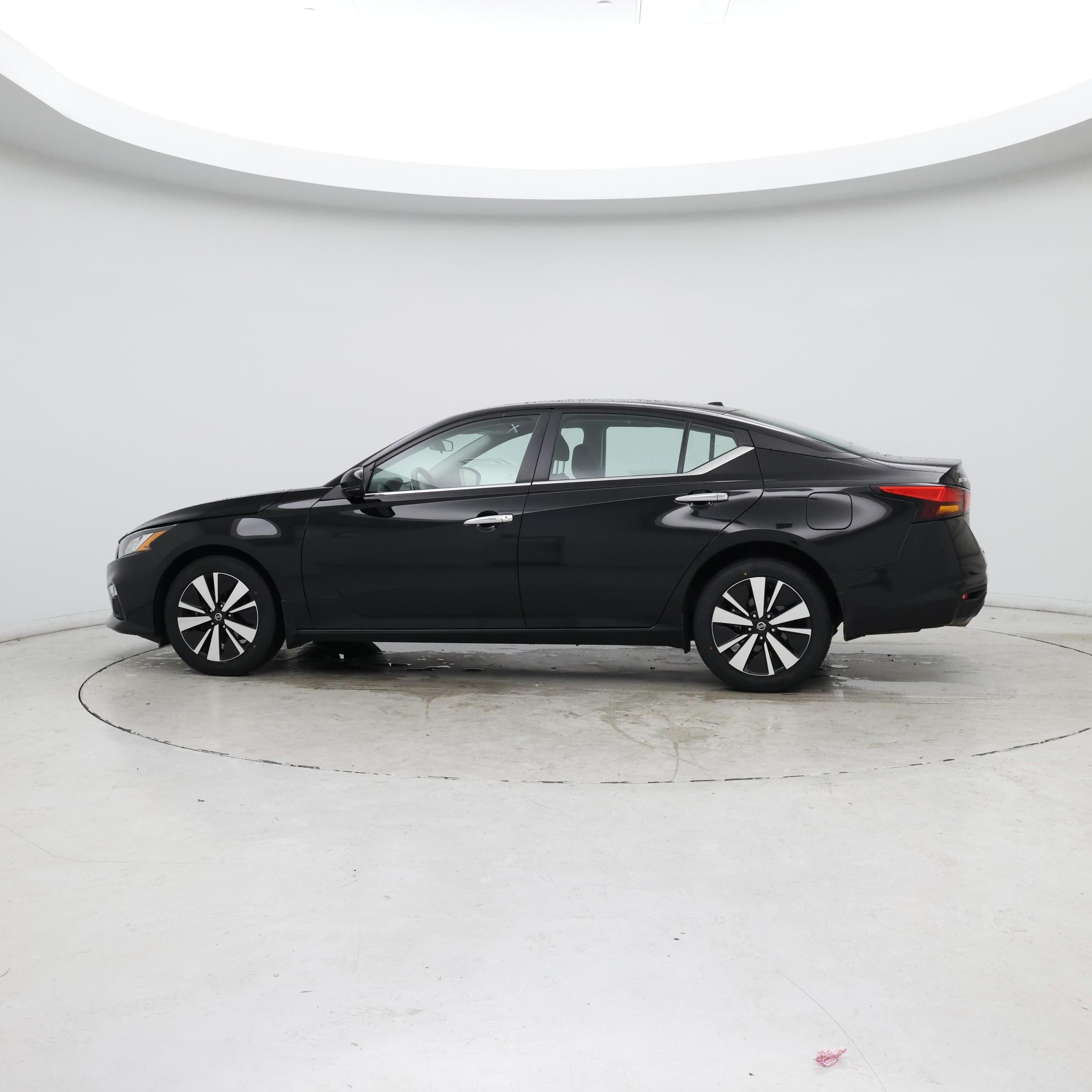 Thumbnail: 2022 Nissan Altima - 3
