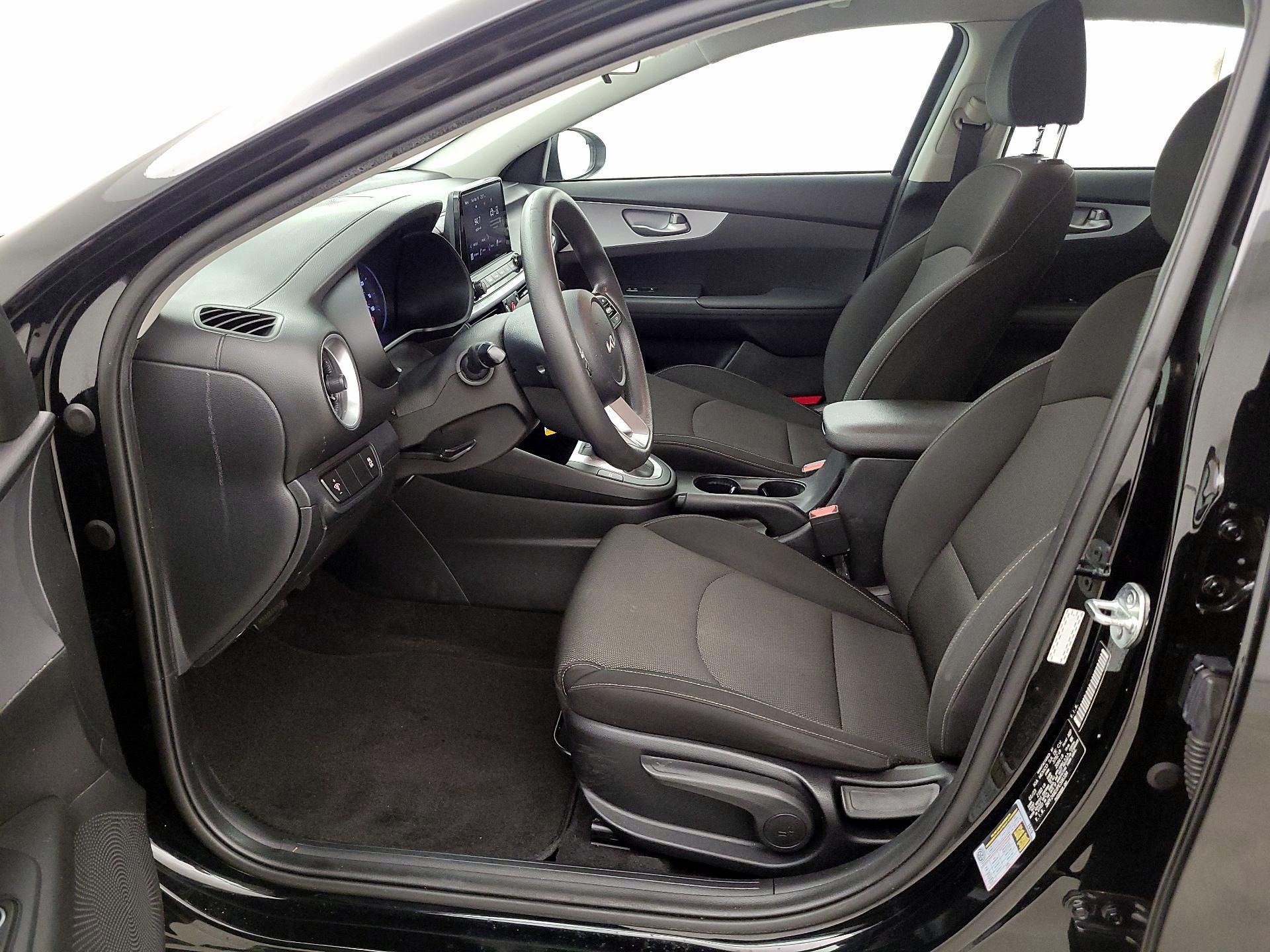 Thumbnail: 2023 Kia Forte - 11