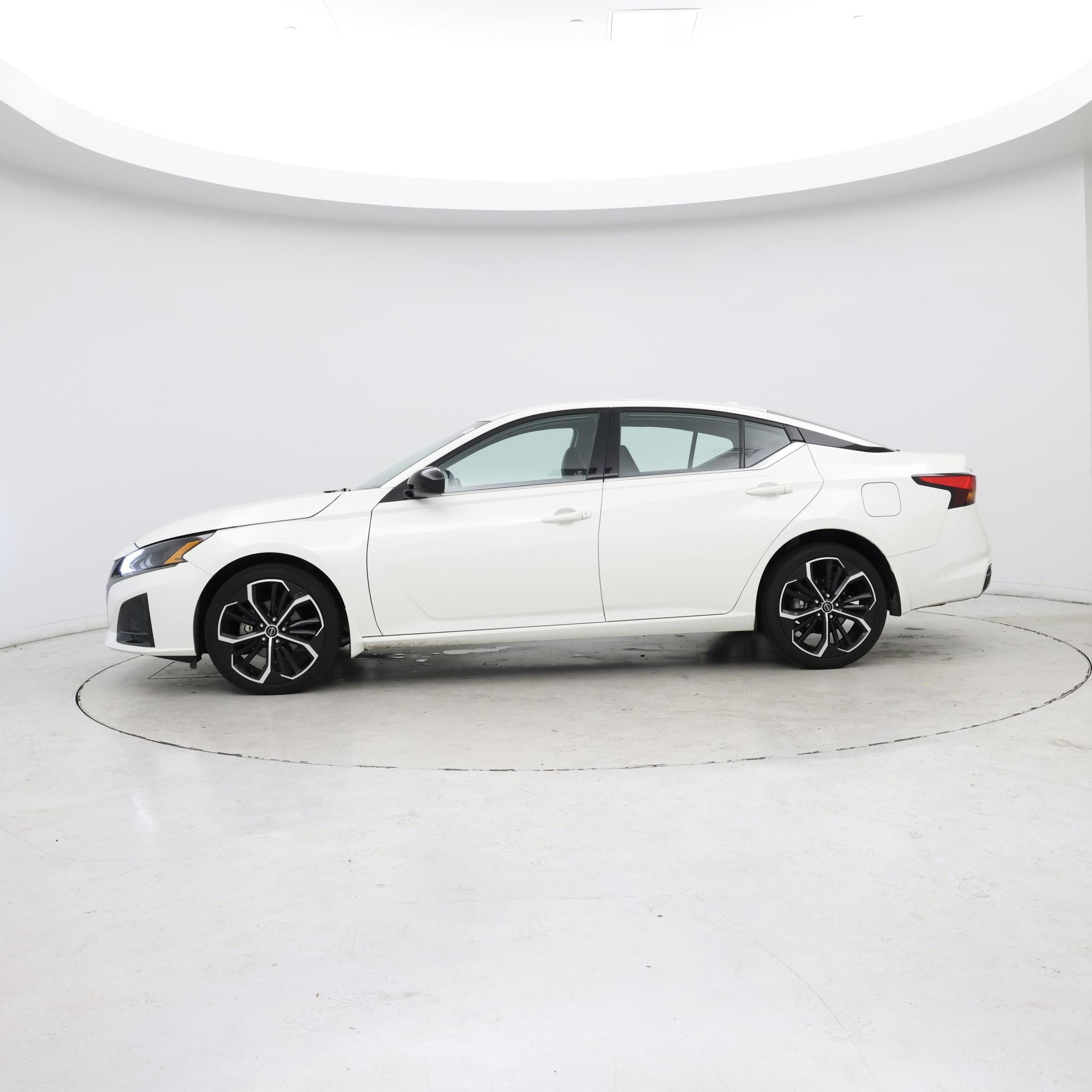 Thumbnail: 2023 Nissan Altima - 3