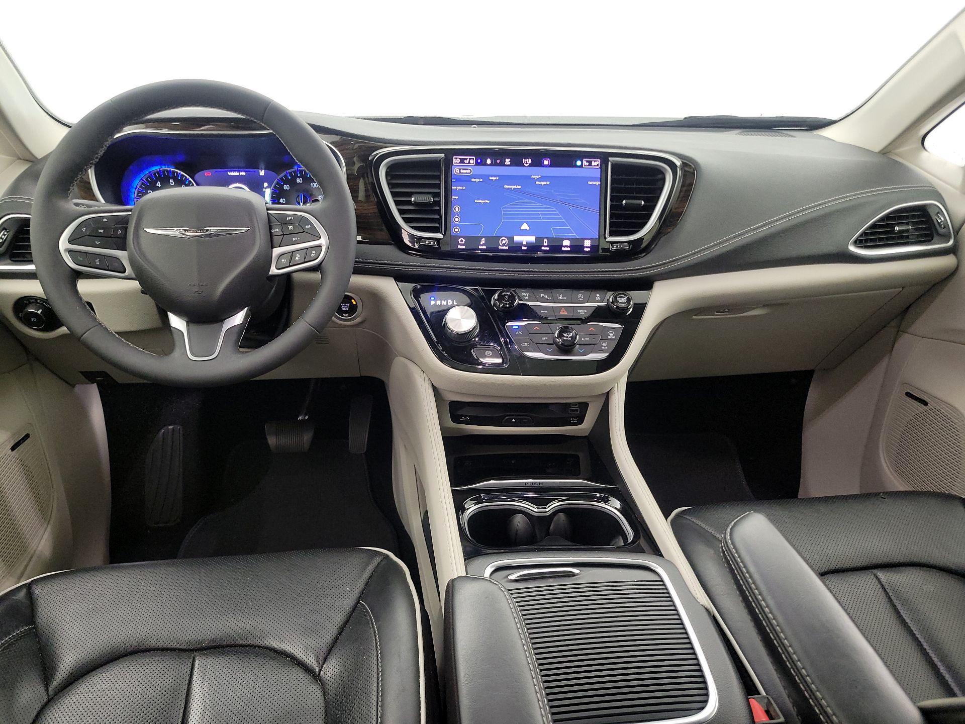 Thumbnail: 2022 Chrysler Pacifica - 9
