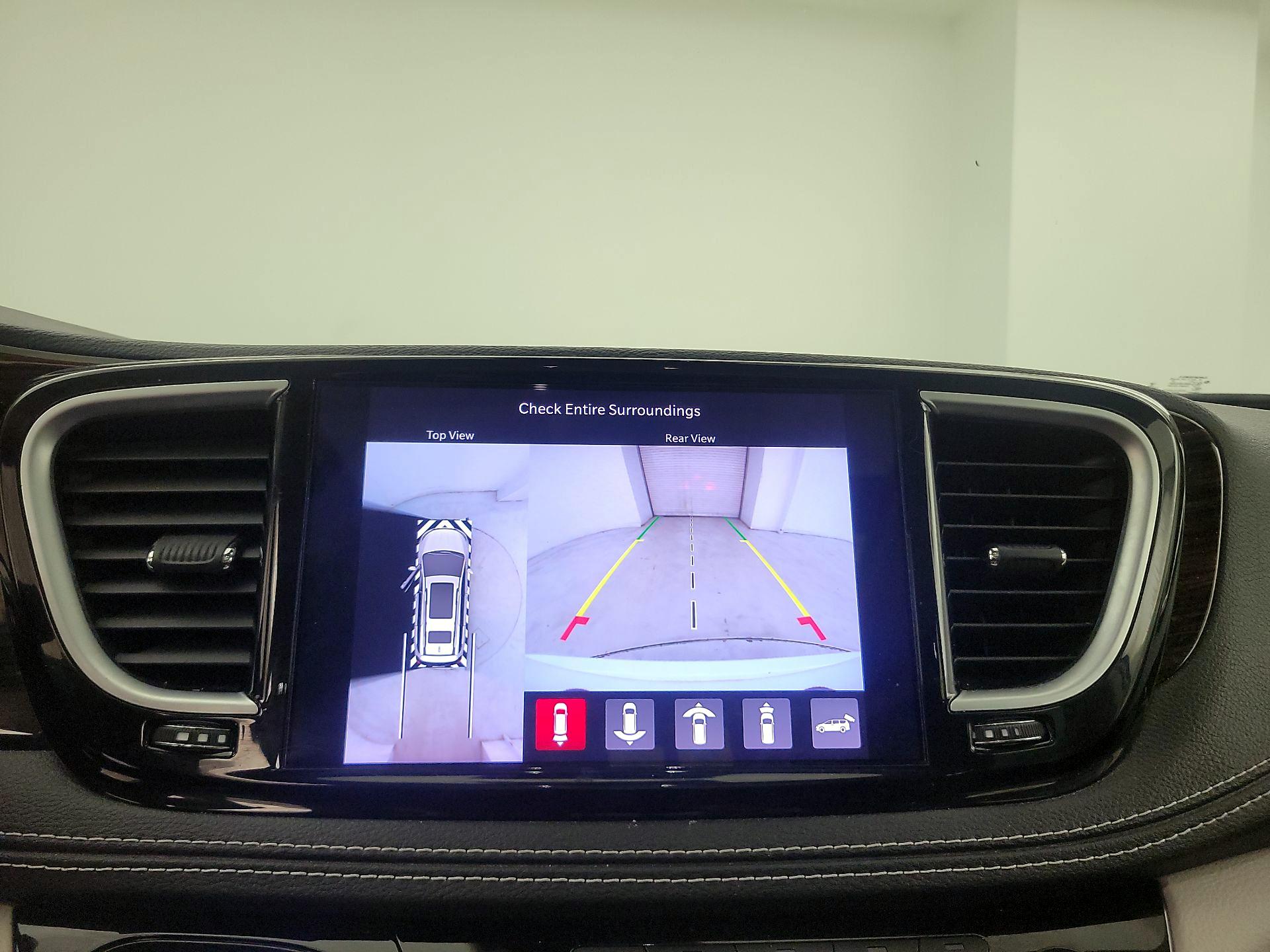 Thumbnail: 2022 Chrysler Pacifica - 15