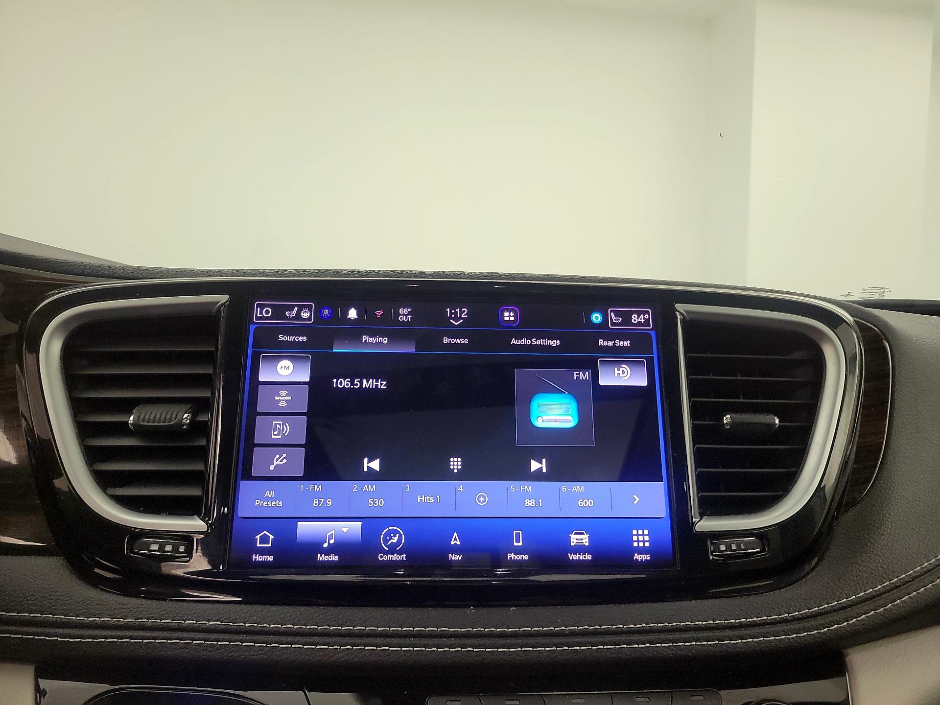 Thumbnail: 2022 Chrysler Pacifica - 16