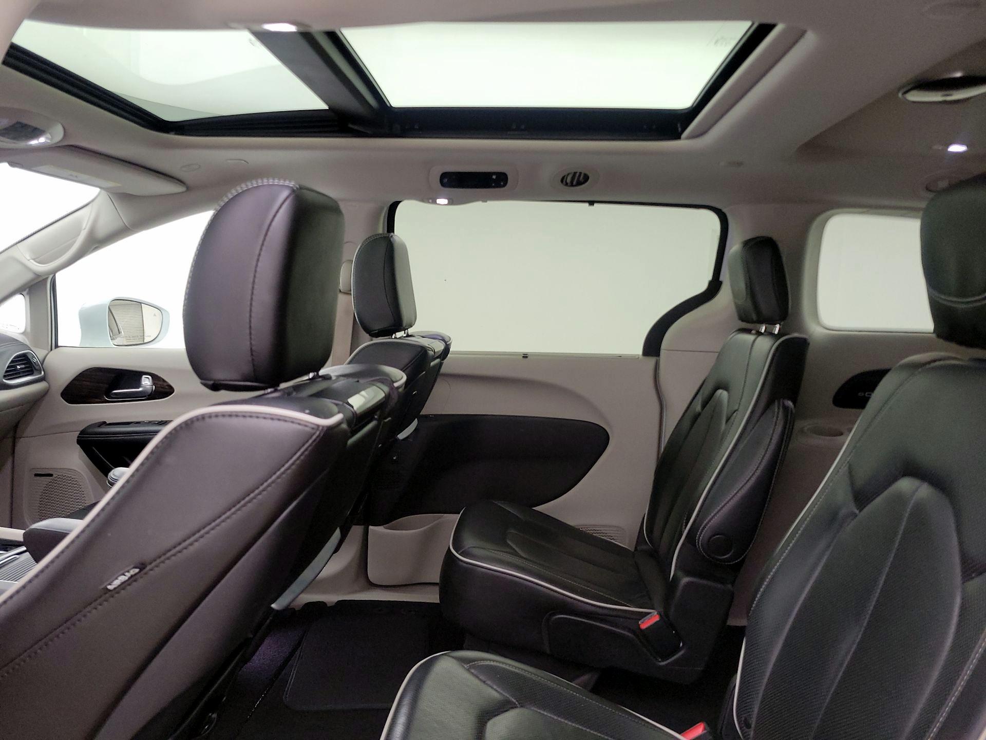 Thumbnail: 2022 Chrysler Pacifica - 20