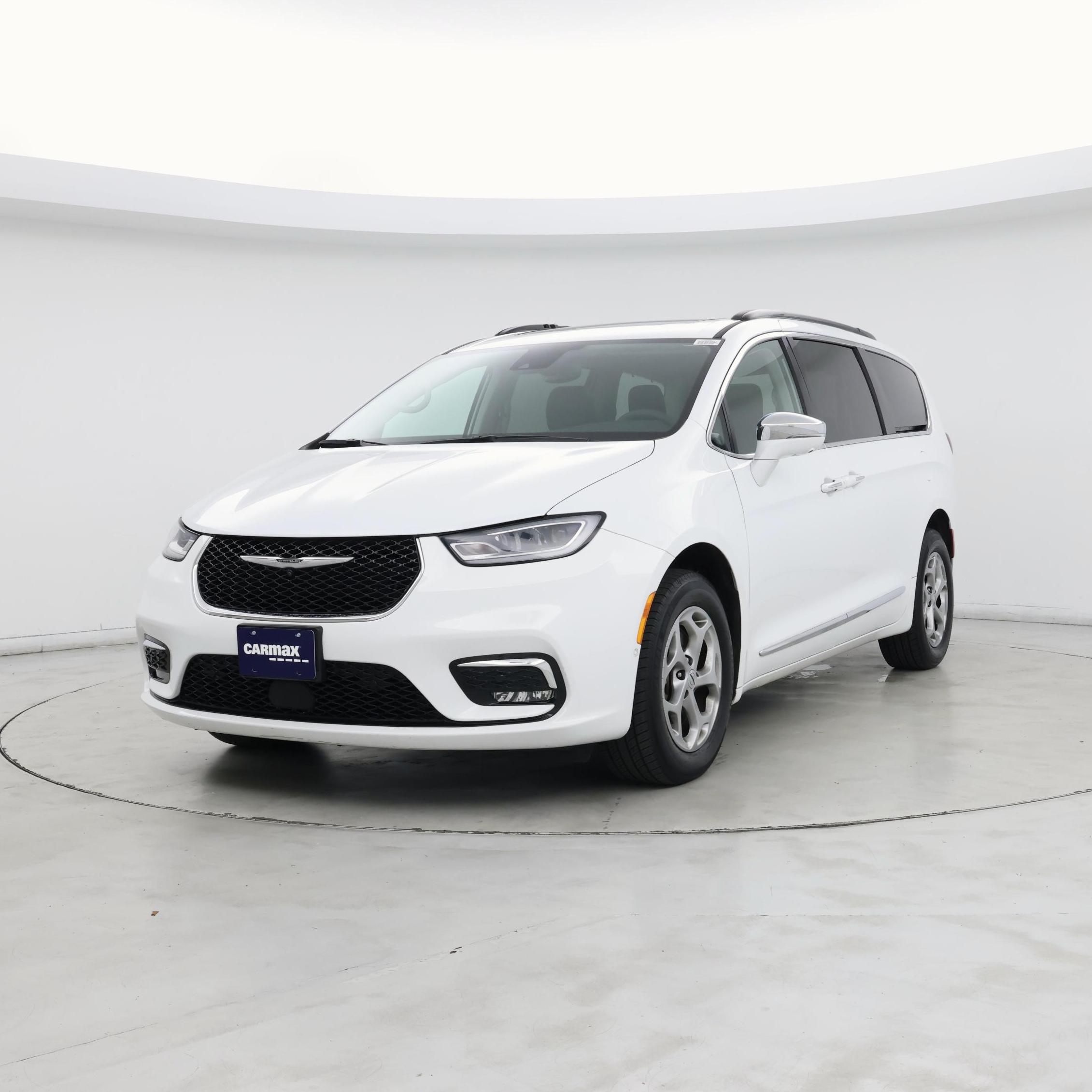 Thumbnail: 2022 Chrysler Pacifica - 4