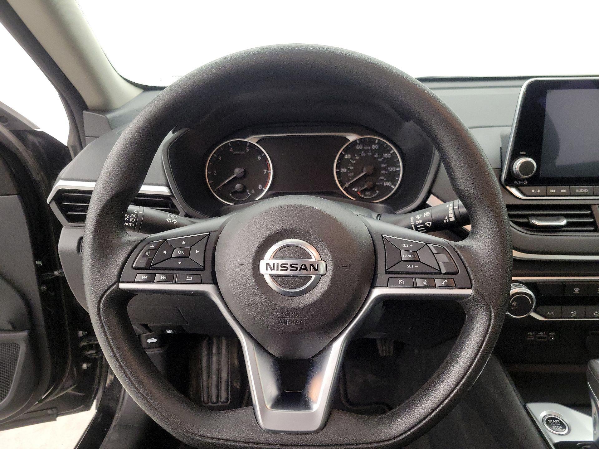 Thumbnail: 2022 Nissan Altima - 10