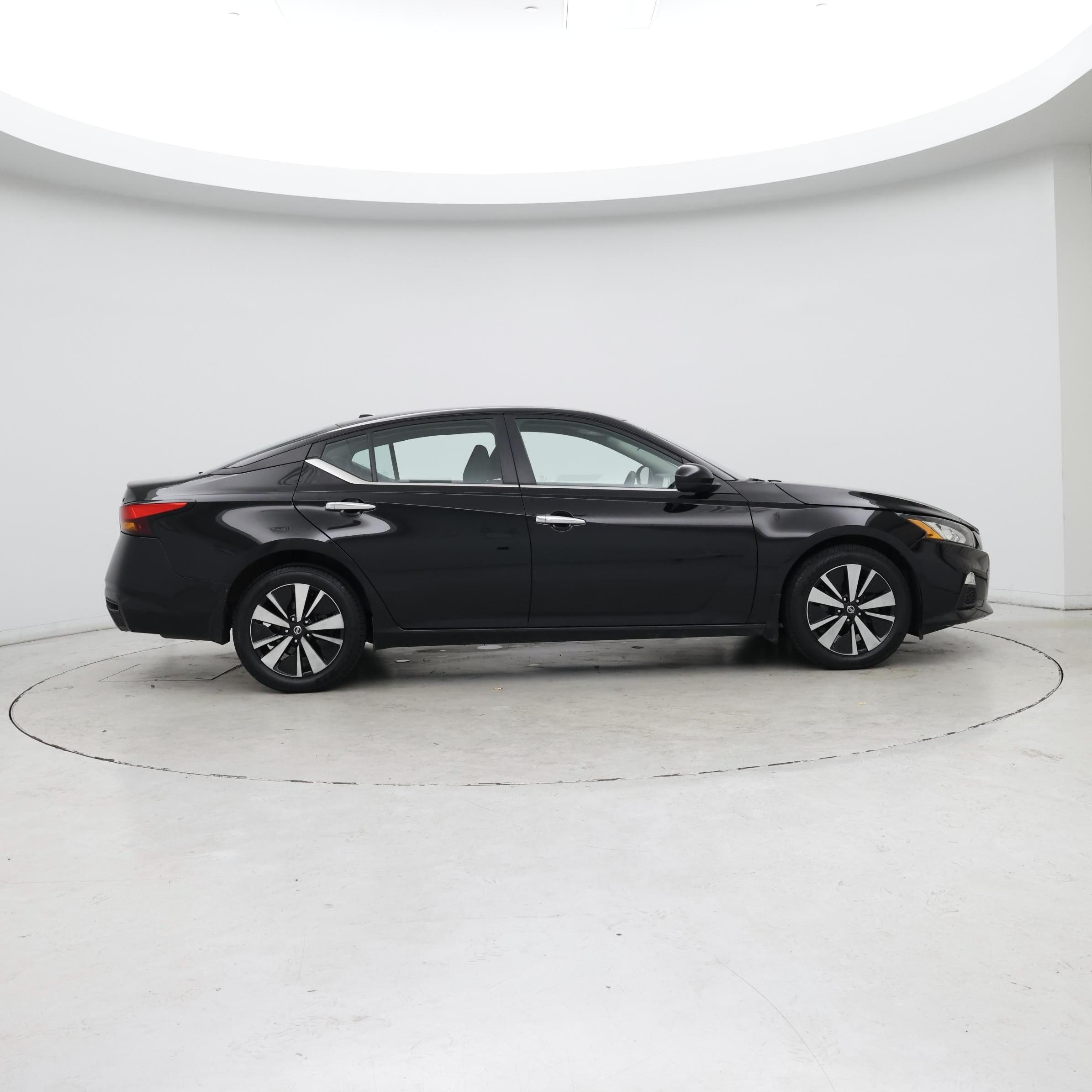 Thumbnail: 2022 Nissan Altima - 7