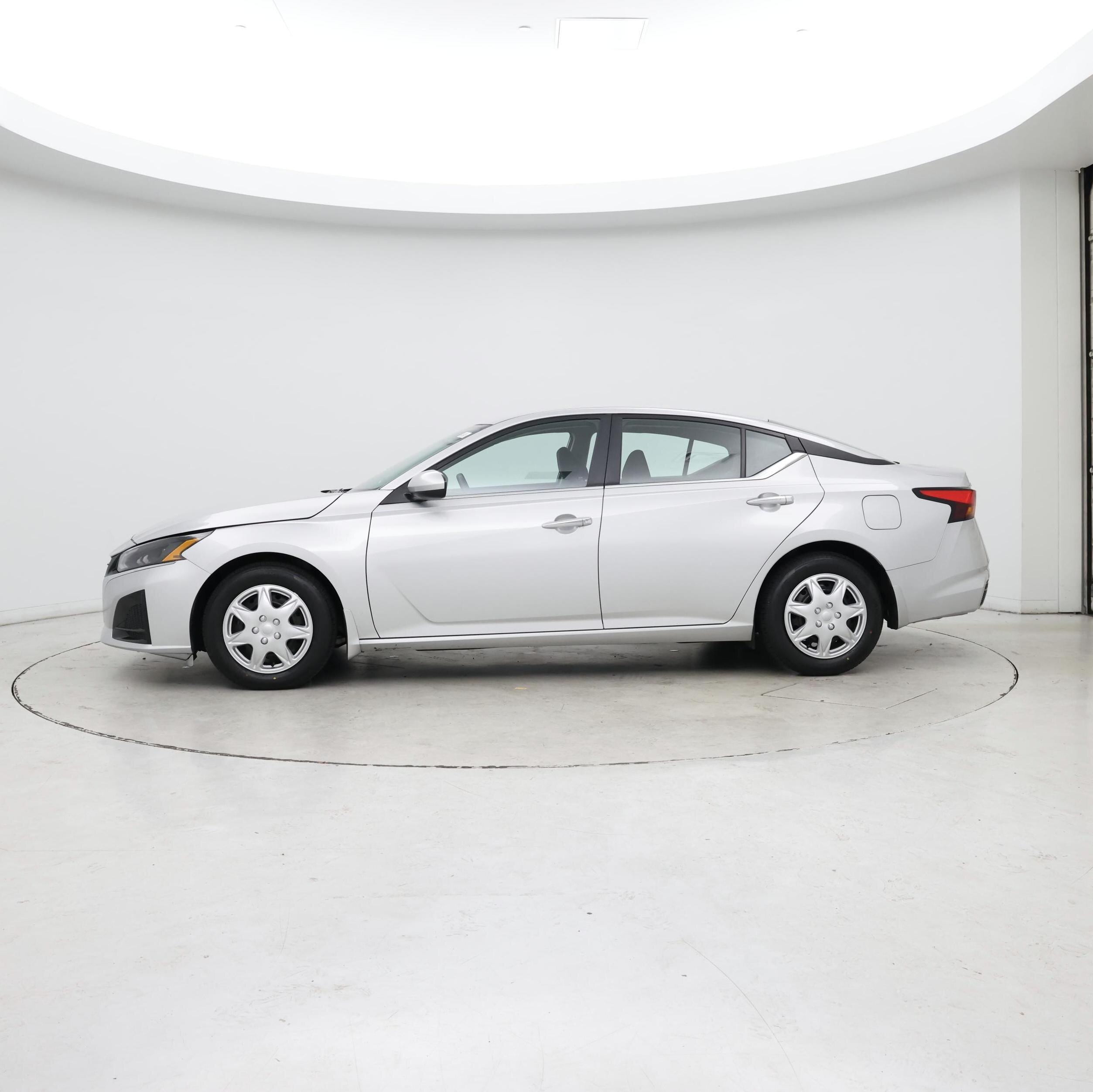 Thumbnail: 2023 Nissan Altima - 3