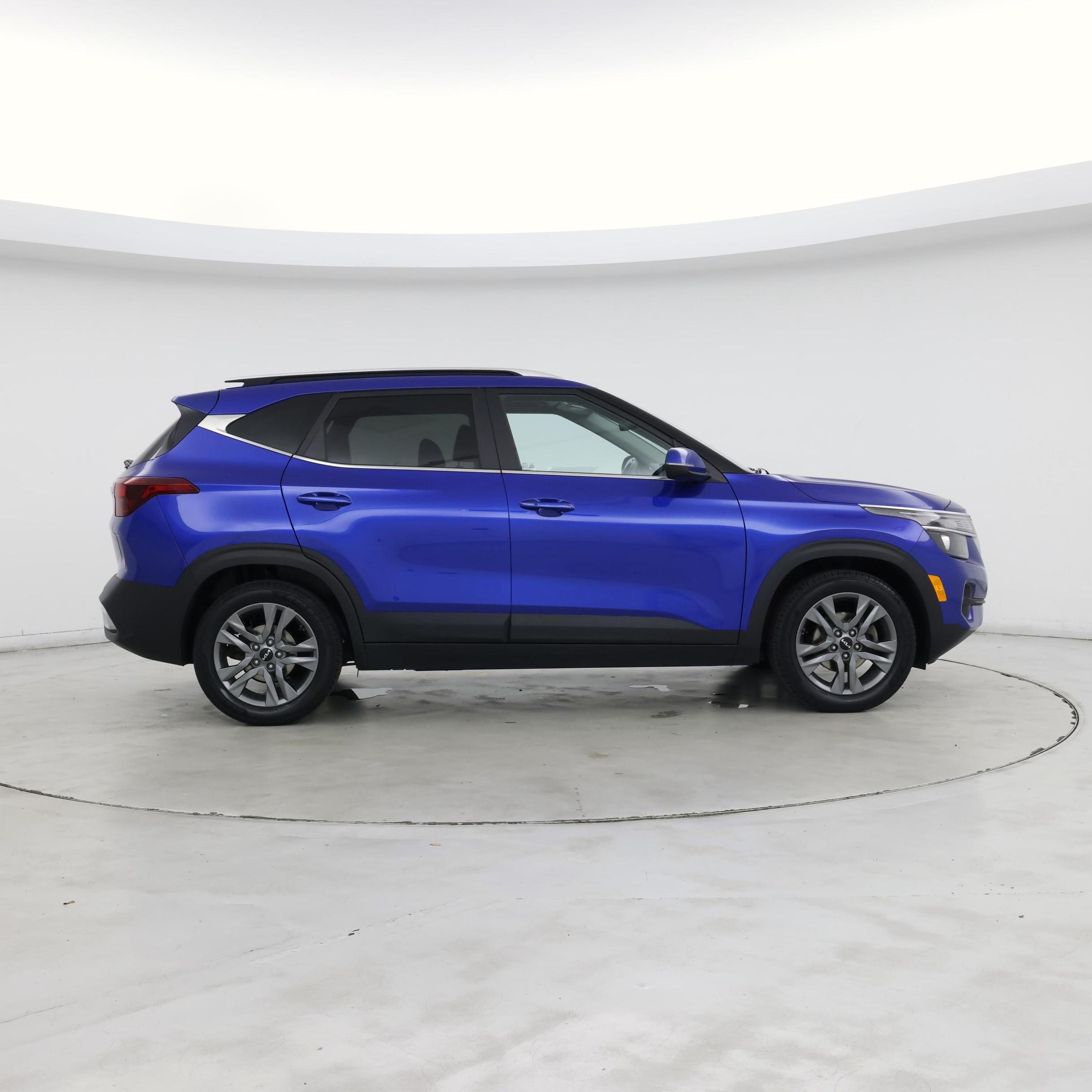 Thumbnail: 2023 Kia Seltos - 7