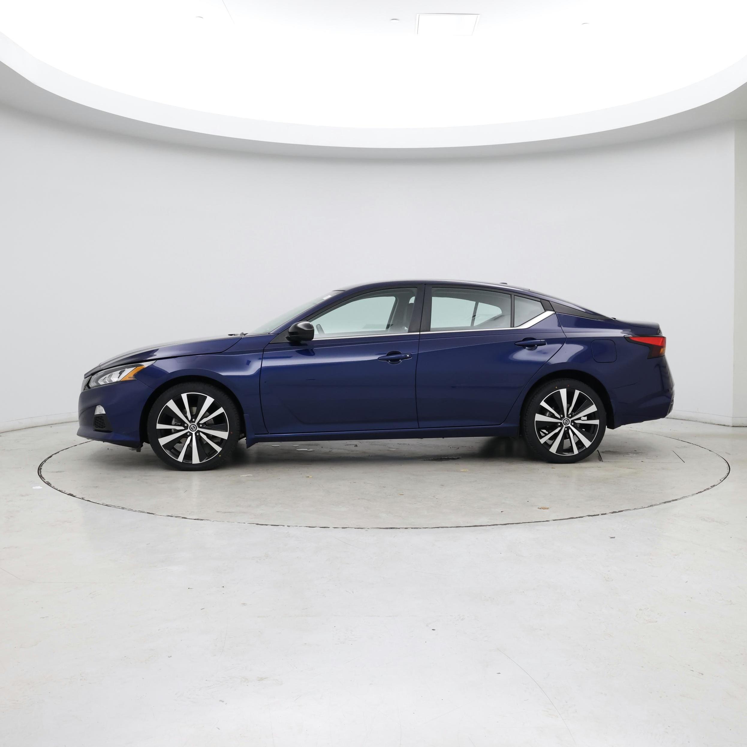 Thumbnail: 2022 Nissan Altima - 3