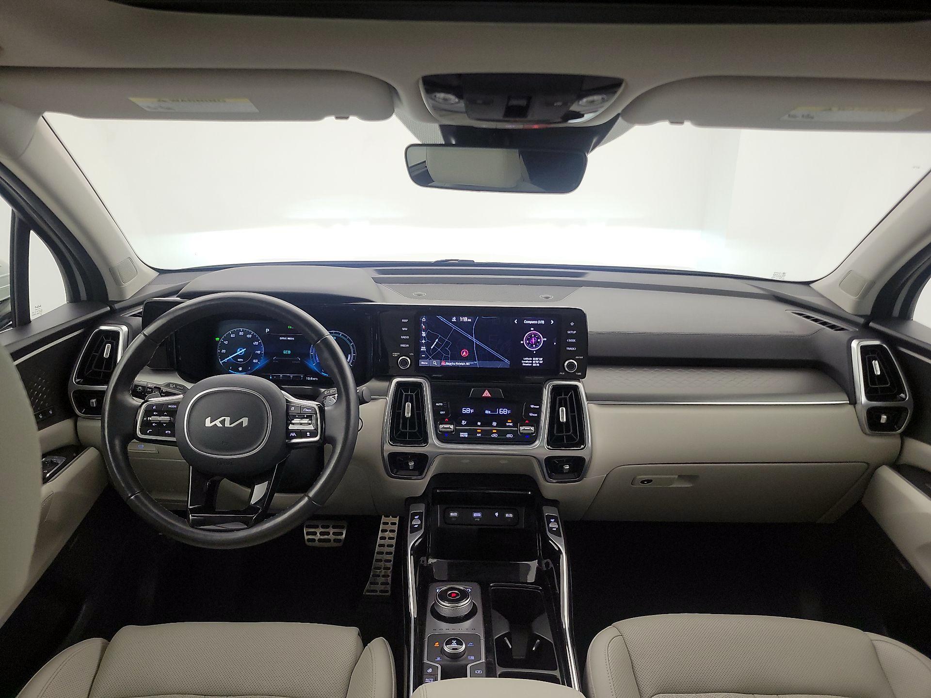 Thumbnail: 2023 Kia Sorento - 9