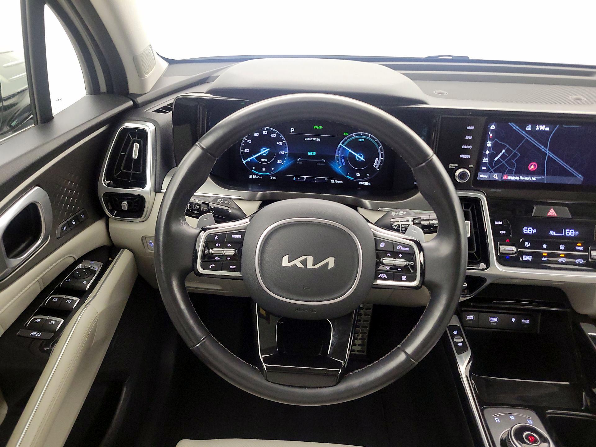 Thumbnail: 2023 Kia Sorento - 10