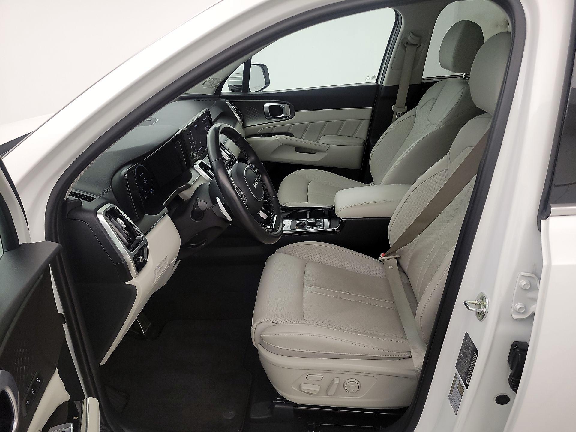 Thumbnail: 2023 Kia Sorento - 11