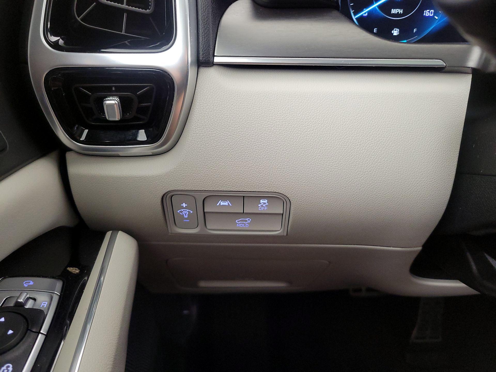 Thumbnail: 2023 Kia Sorento - 13