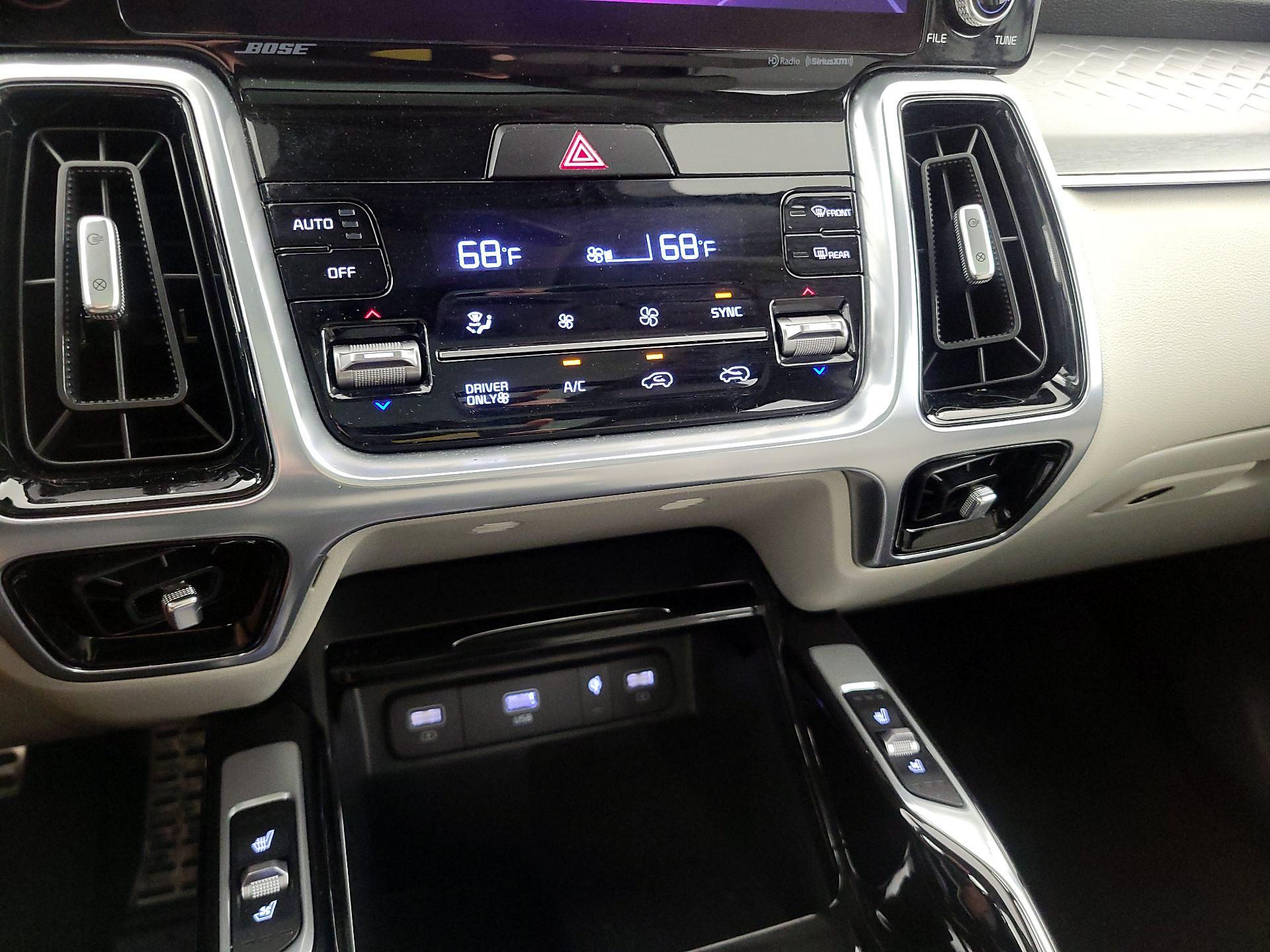Thumbnail: 2023 Kia Sorento - 17