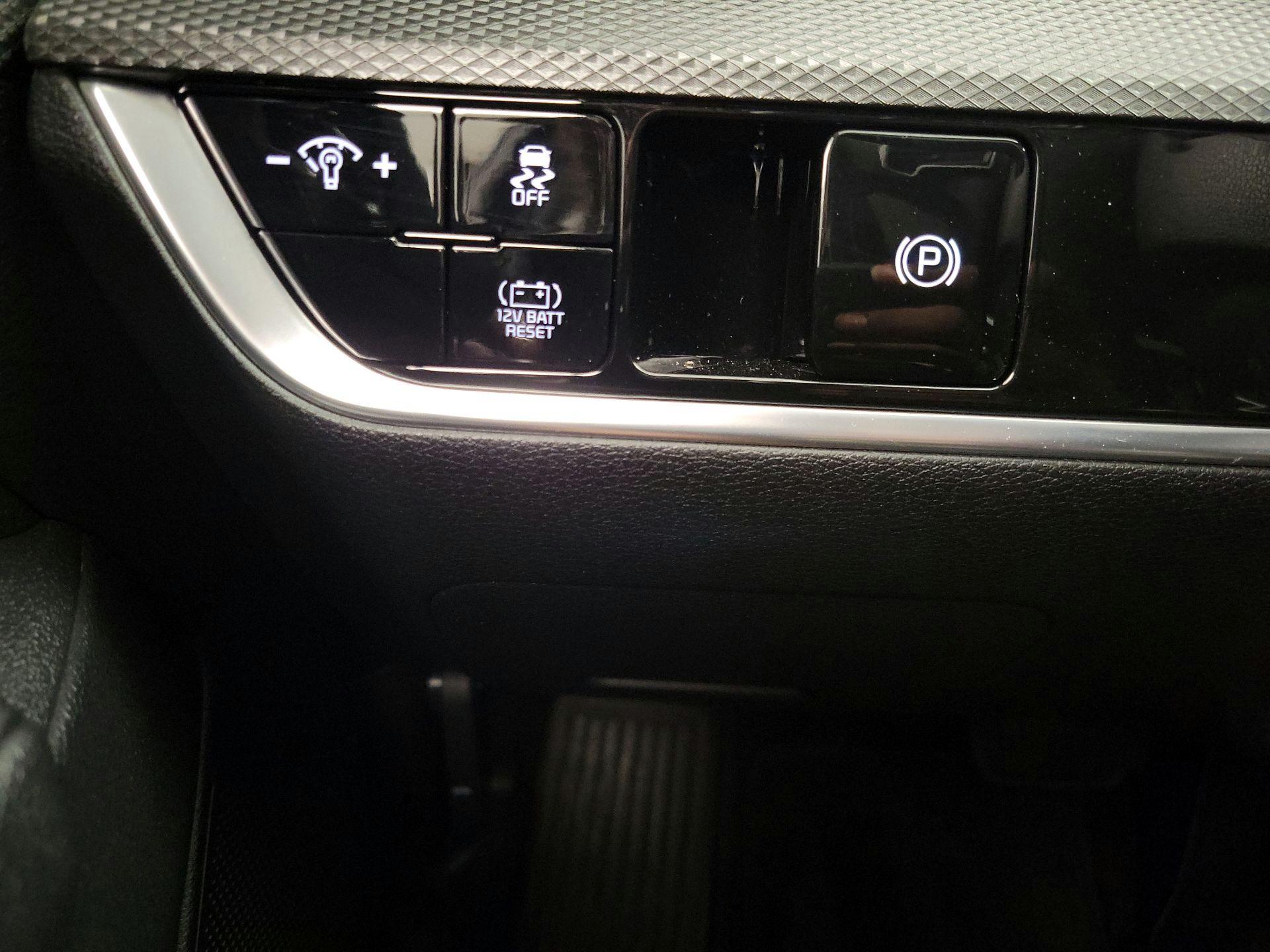 Thumbnail: 2023 Kia Sportage - 13