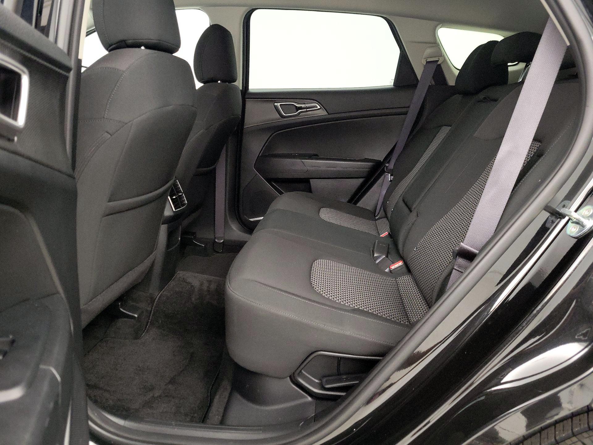 Thumbnail: 2023 Kia Sportage - 19