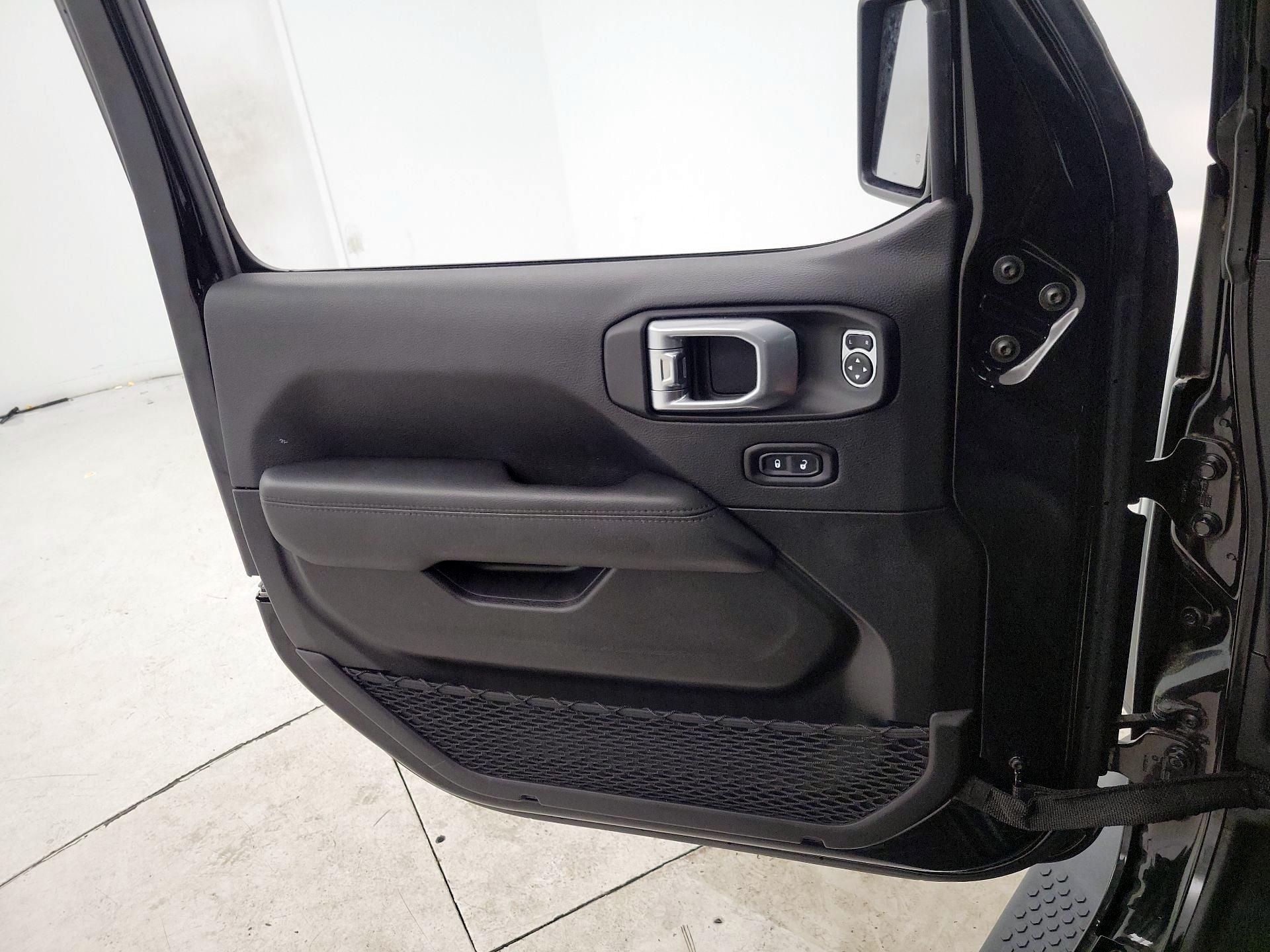 Thumbnail: 2022 Jeep Wrangler - 12