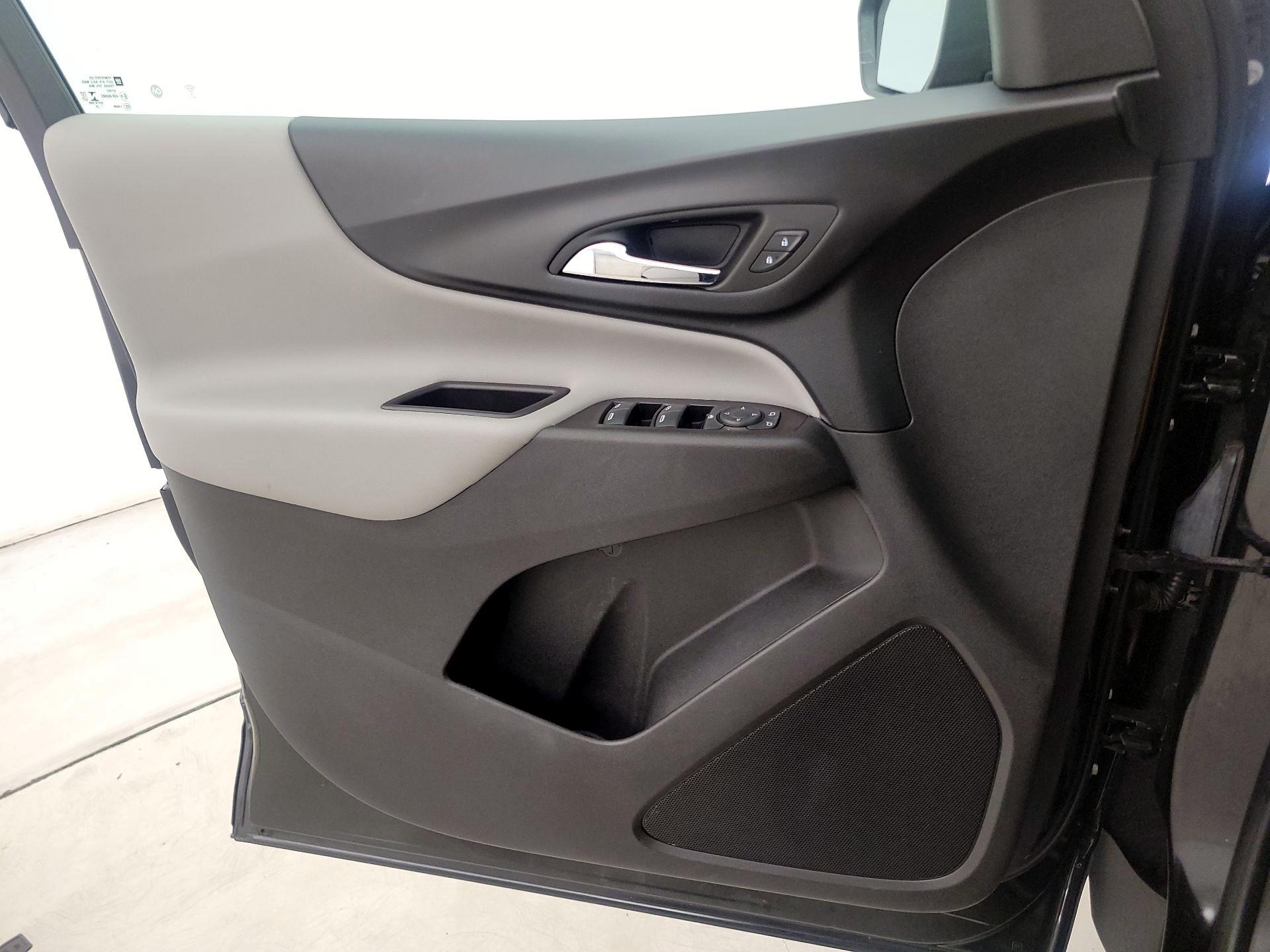 Thumbnail: 2022 Chevrolet Equinox - 12