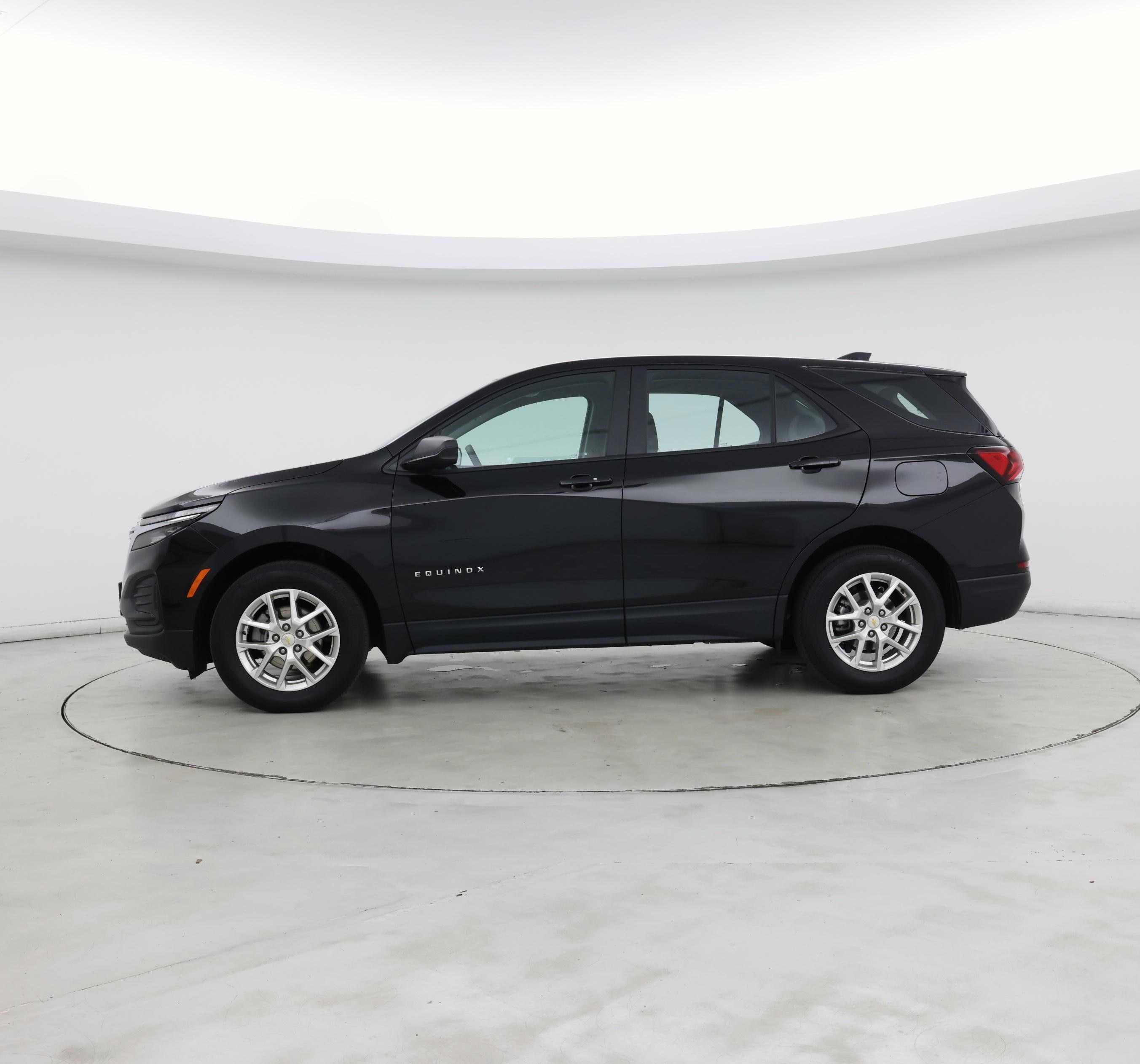Thumbnail: 2022 Chevrolet Equinox - 3