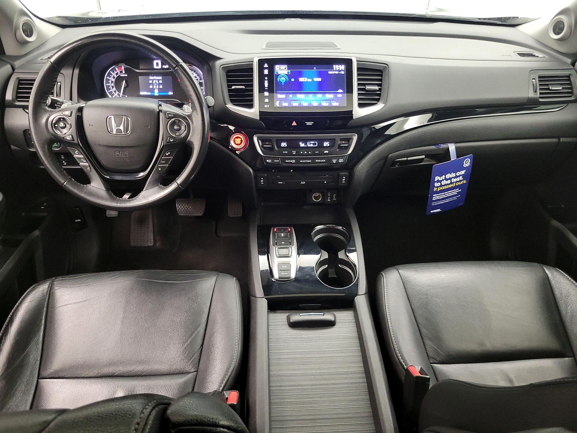 Thumbnail: 2017 Honda Pilot - 9