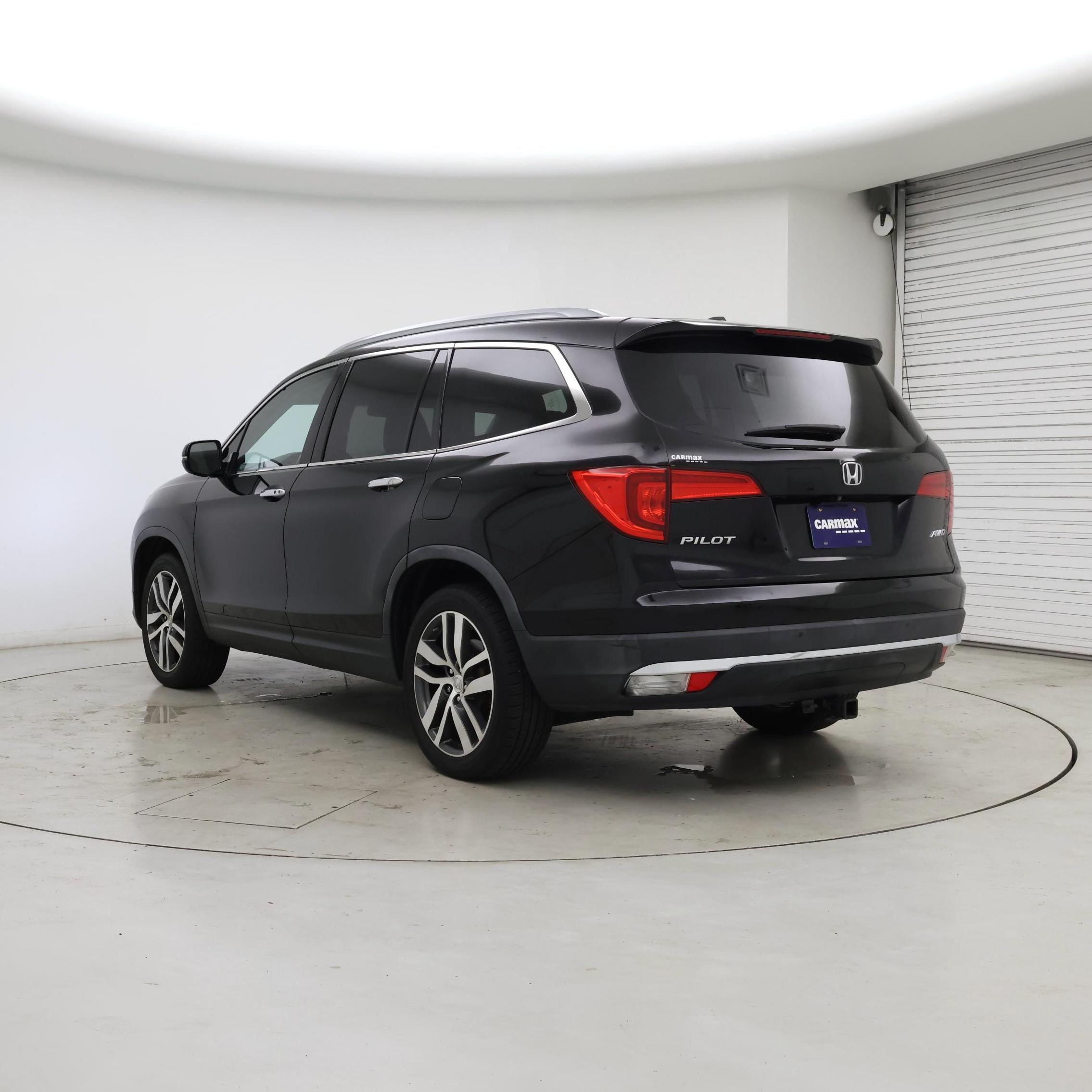 Thumbnail: 2017 Honda Pilot - 2