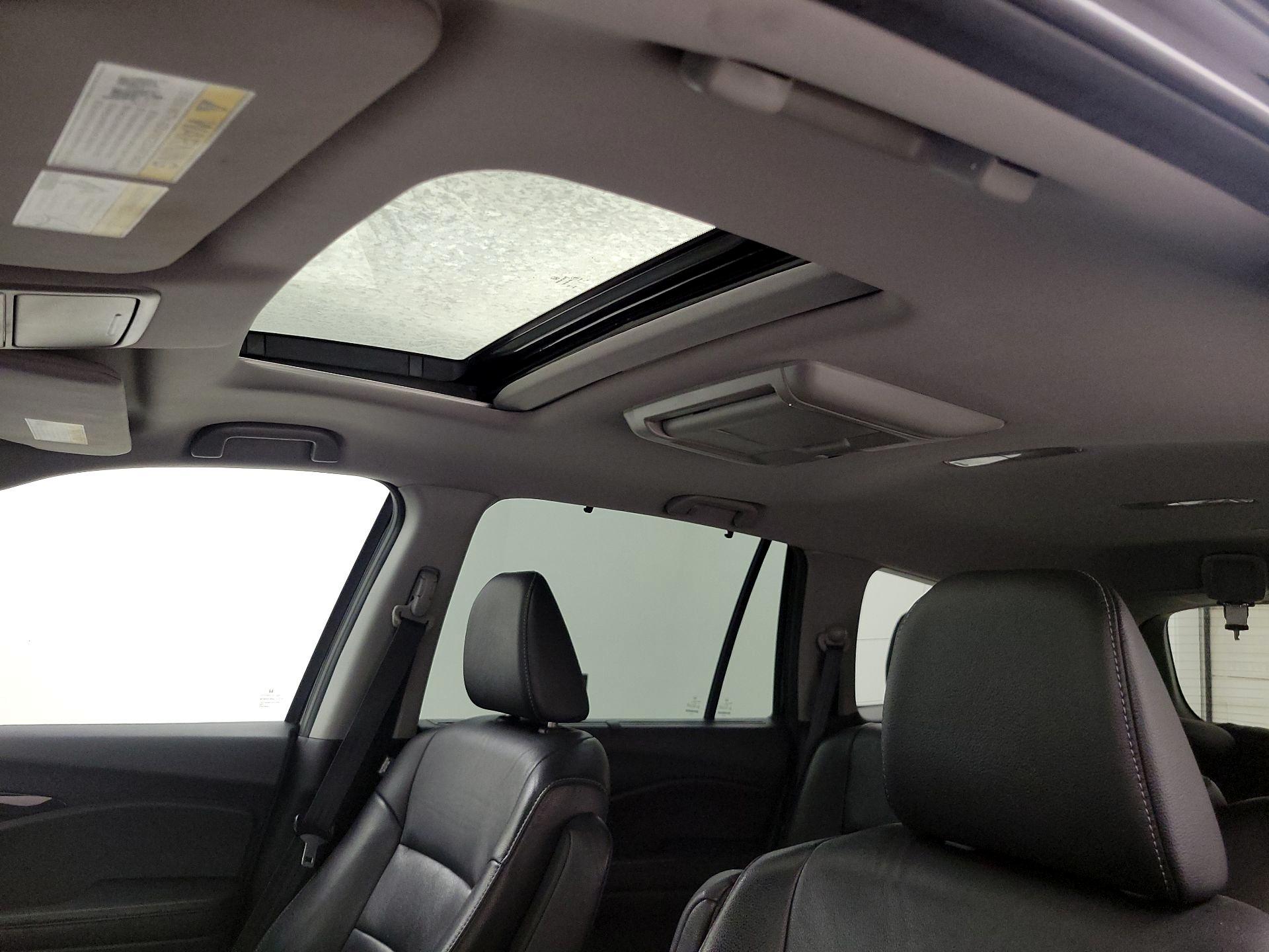 Thumbnail: 2017 Honda Pilot - 19