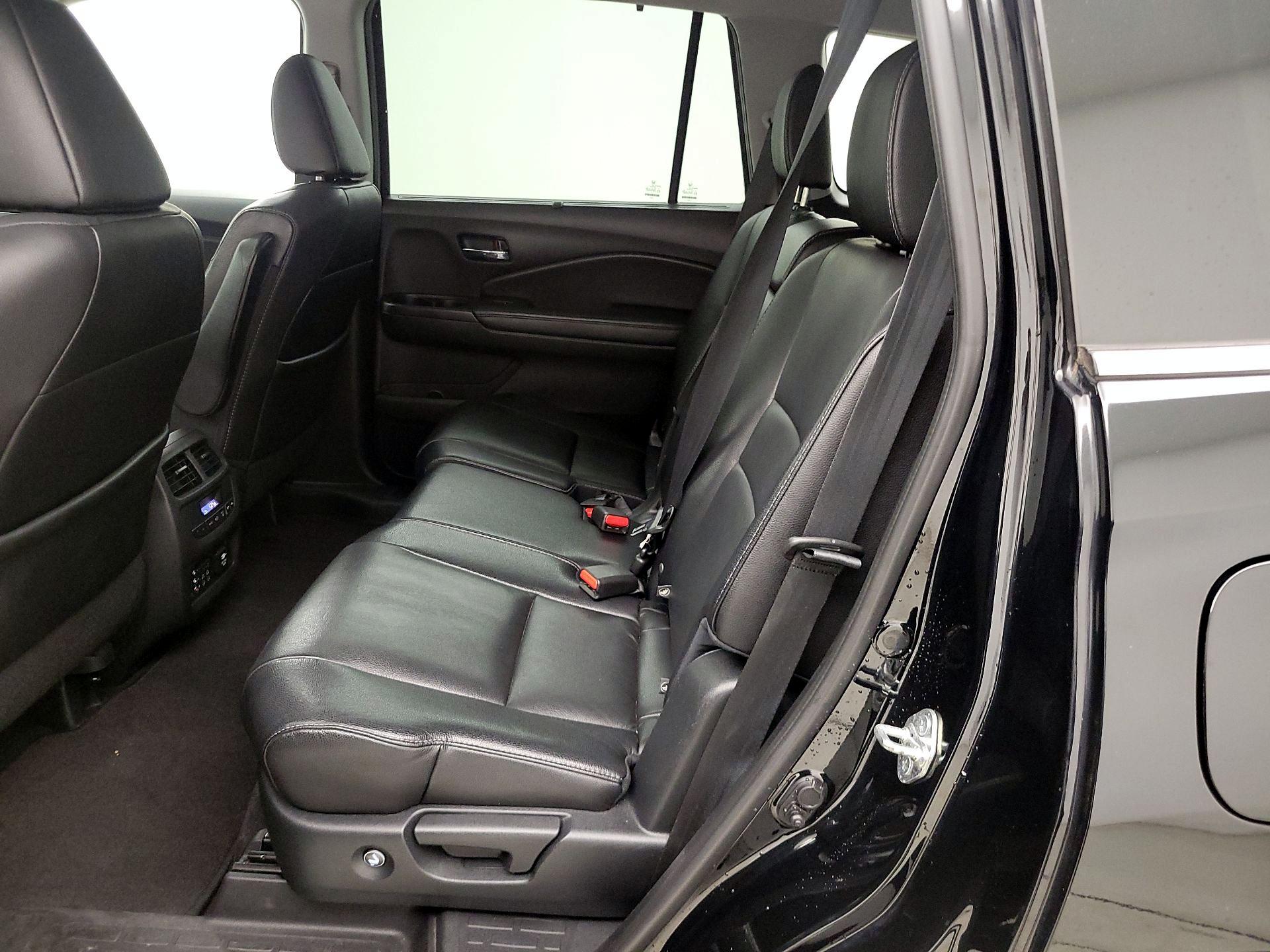 Thumbnail: 2017 Honda Pilot - 20